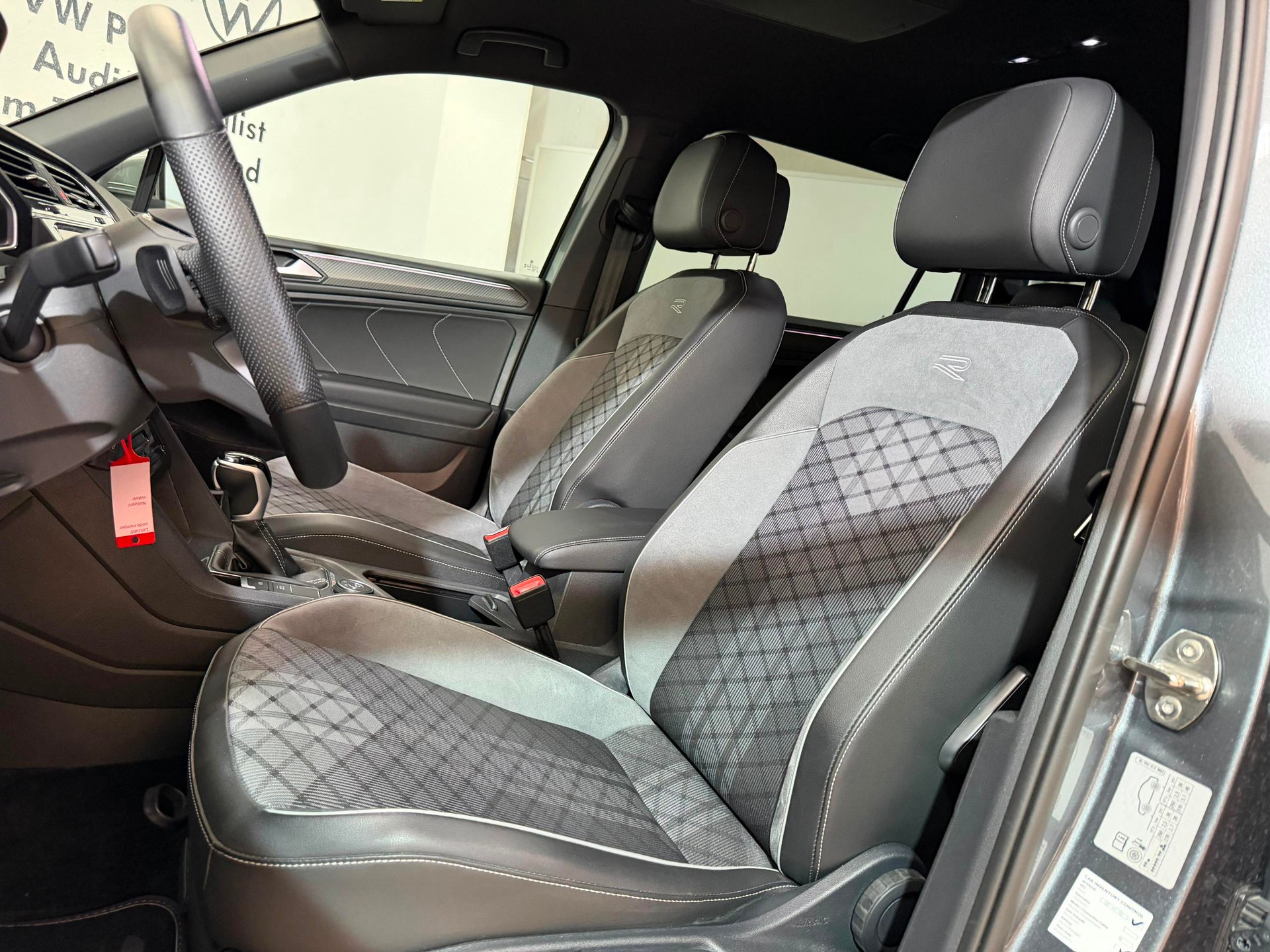 VW Tiguan Allspace 2.0TSI R-Line 4Motion DSG-image-8