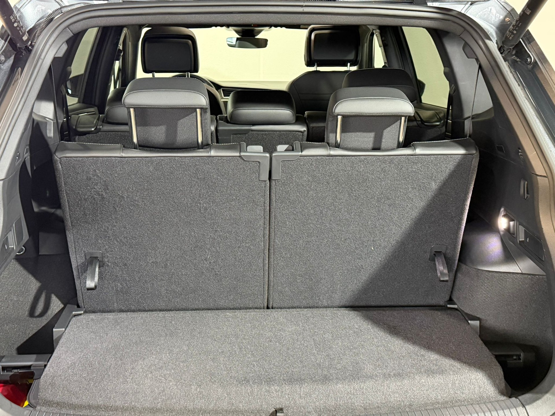 VW Tiguan Allspace 2.0TSI R-Line 4Motion DSG-image-11
