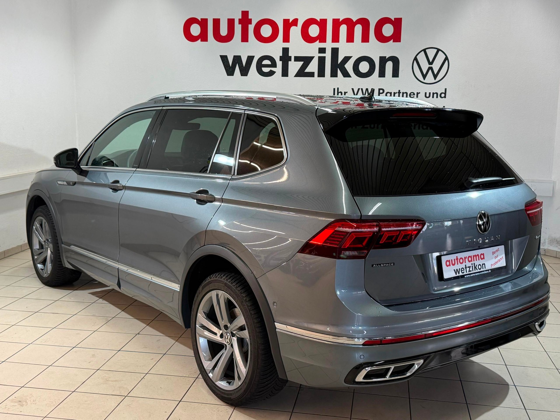 VW Tiguan Allspace 2.0TSI R-Line 4Motion DSG-image-2
