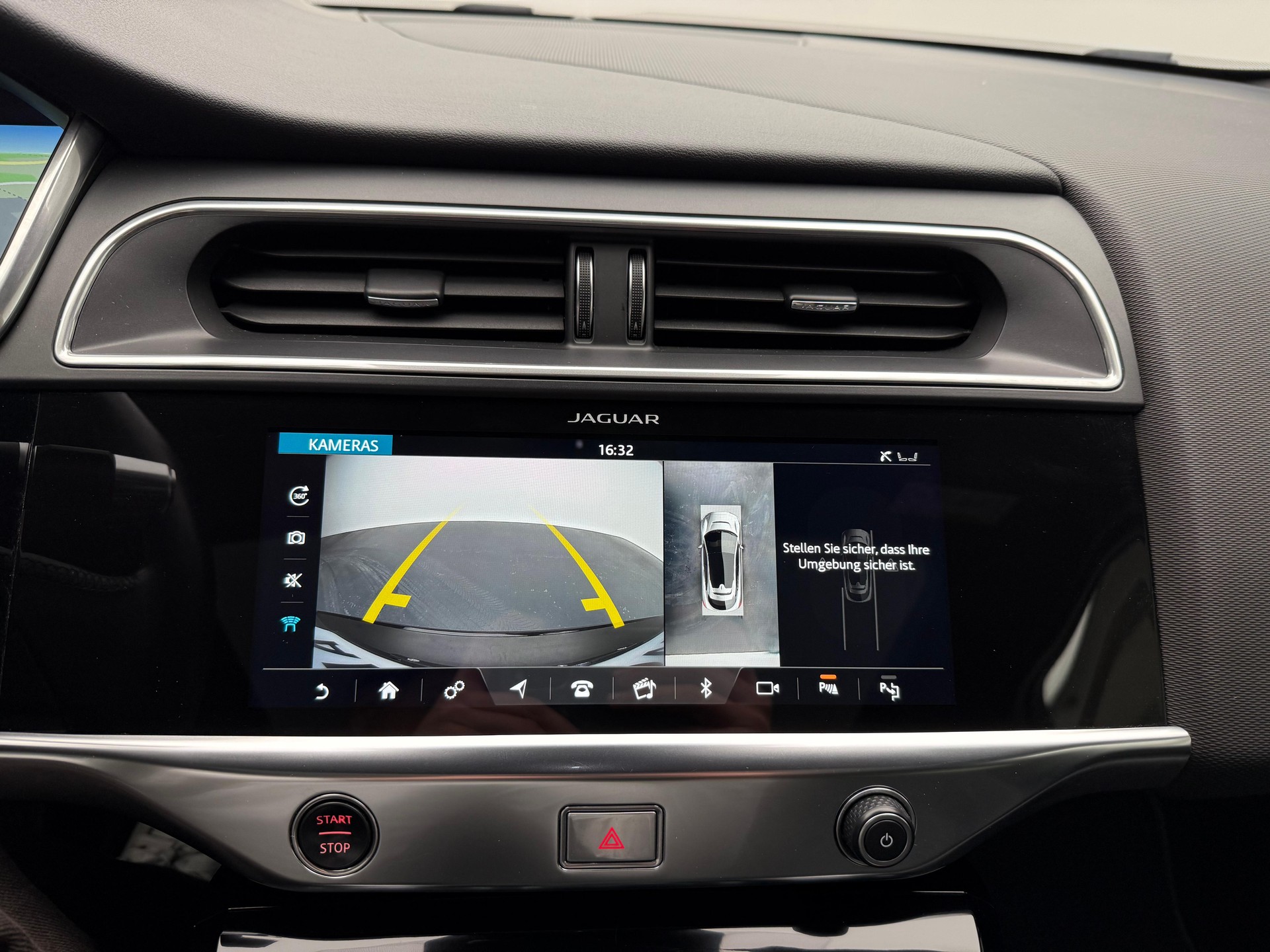 JAGUAR I-Pace EV400 HSE AWD-image-16