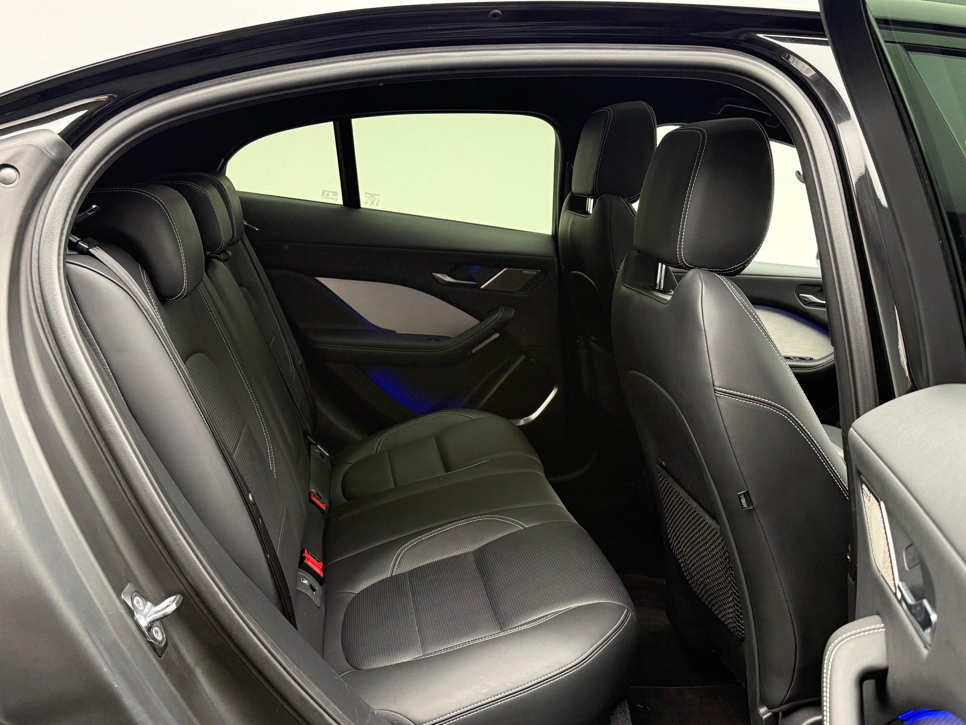 JAGUAR I-Pace EV400 HSE AWD-image-8