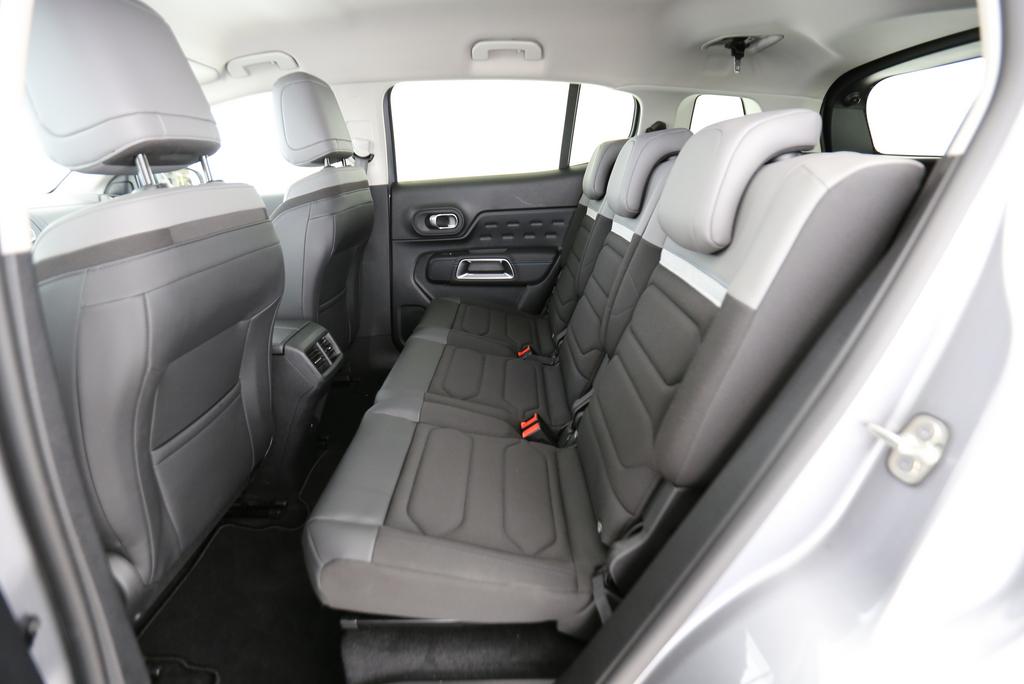 CITROEN C5 Aircross 1.2 Hybrid Swiss Edition-image-9