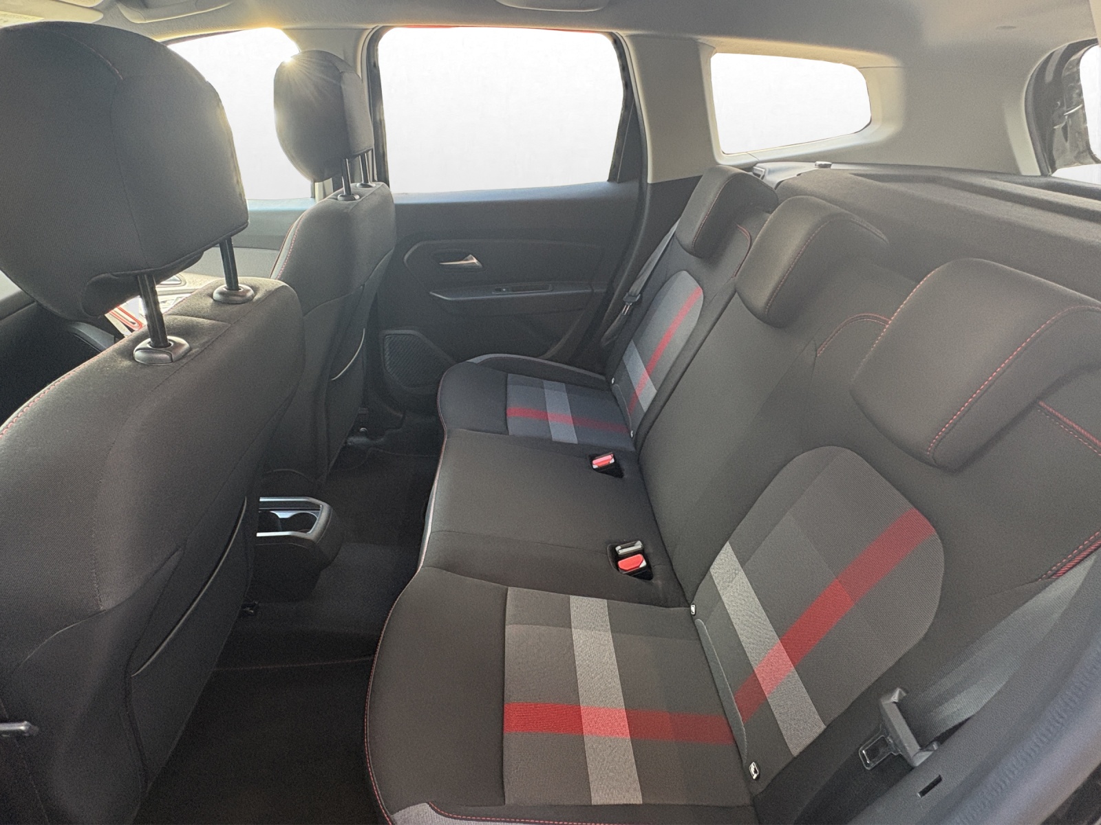 DACIA Duster 1.3 TCe 150 Prestige-image-13