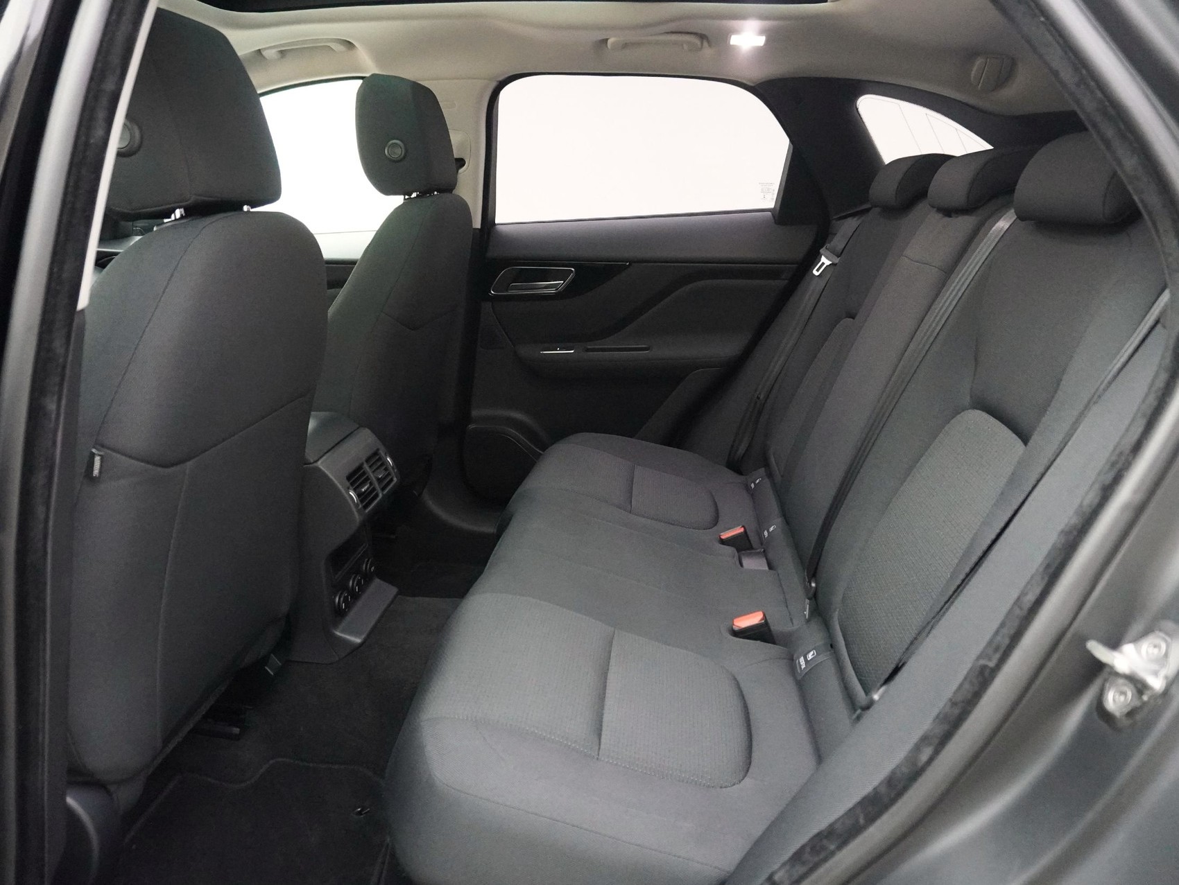 JAGUAR F-Pace 3.0 V6 S/C Pure AWD-image-10