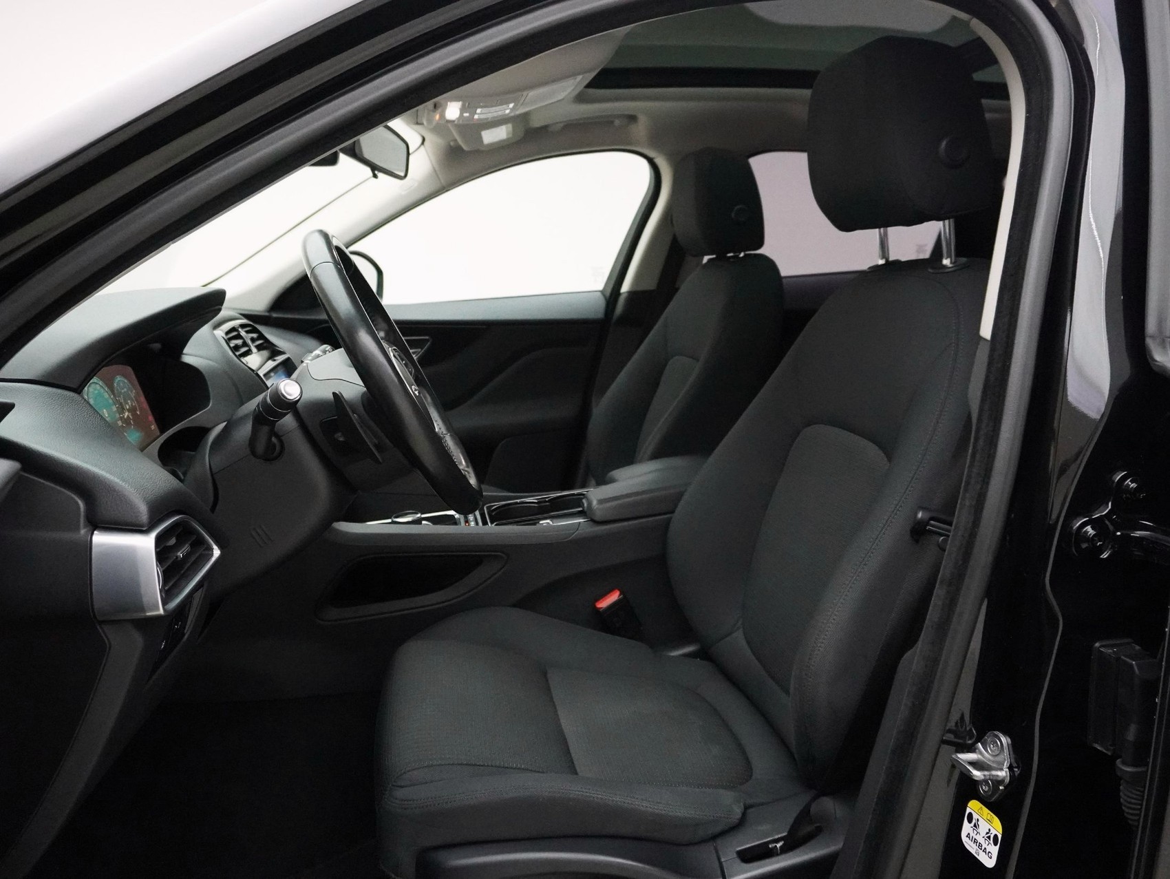 JAGUAR F-Pace 3.0 V6 S/C Pure AWD-image-8