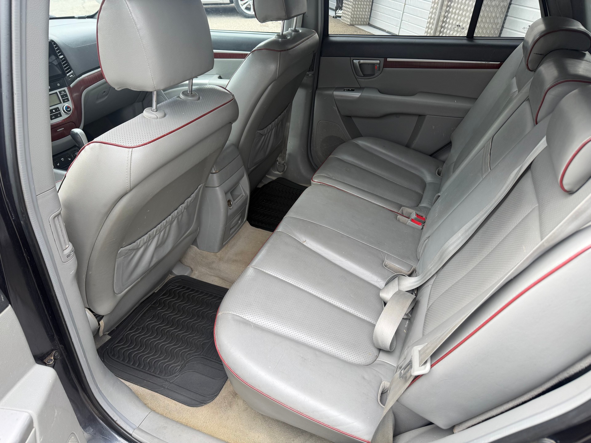 HYUNDAI Santa Fe 2.2 CRDi Premium 4WD Automatic-image-6