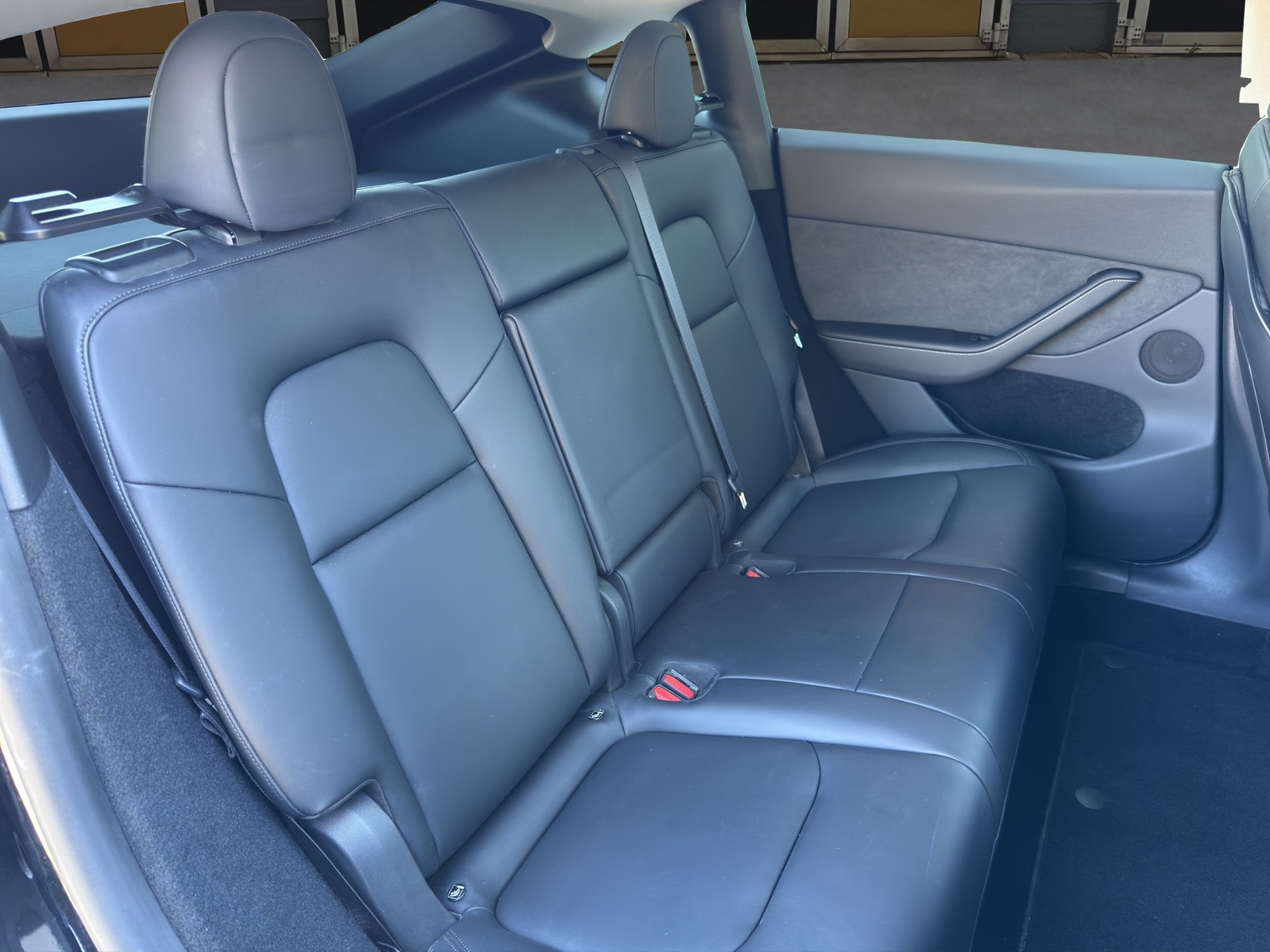 TESLA Model Y Performance D-image-12