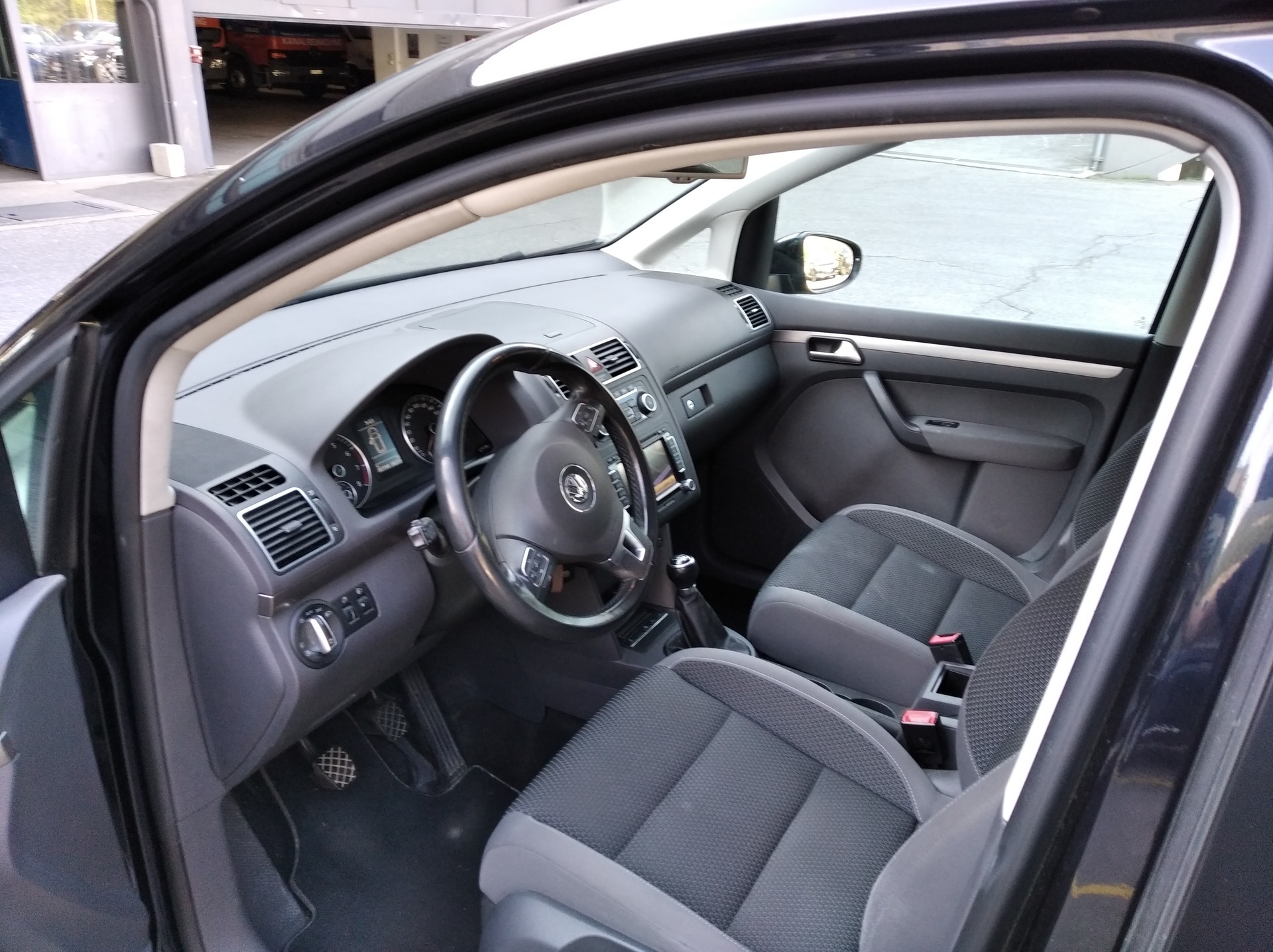VW Touran 1.4 TSI Comfortline-image-8
