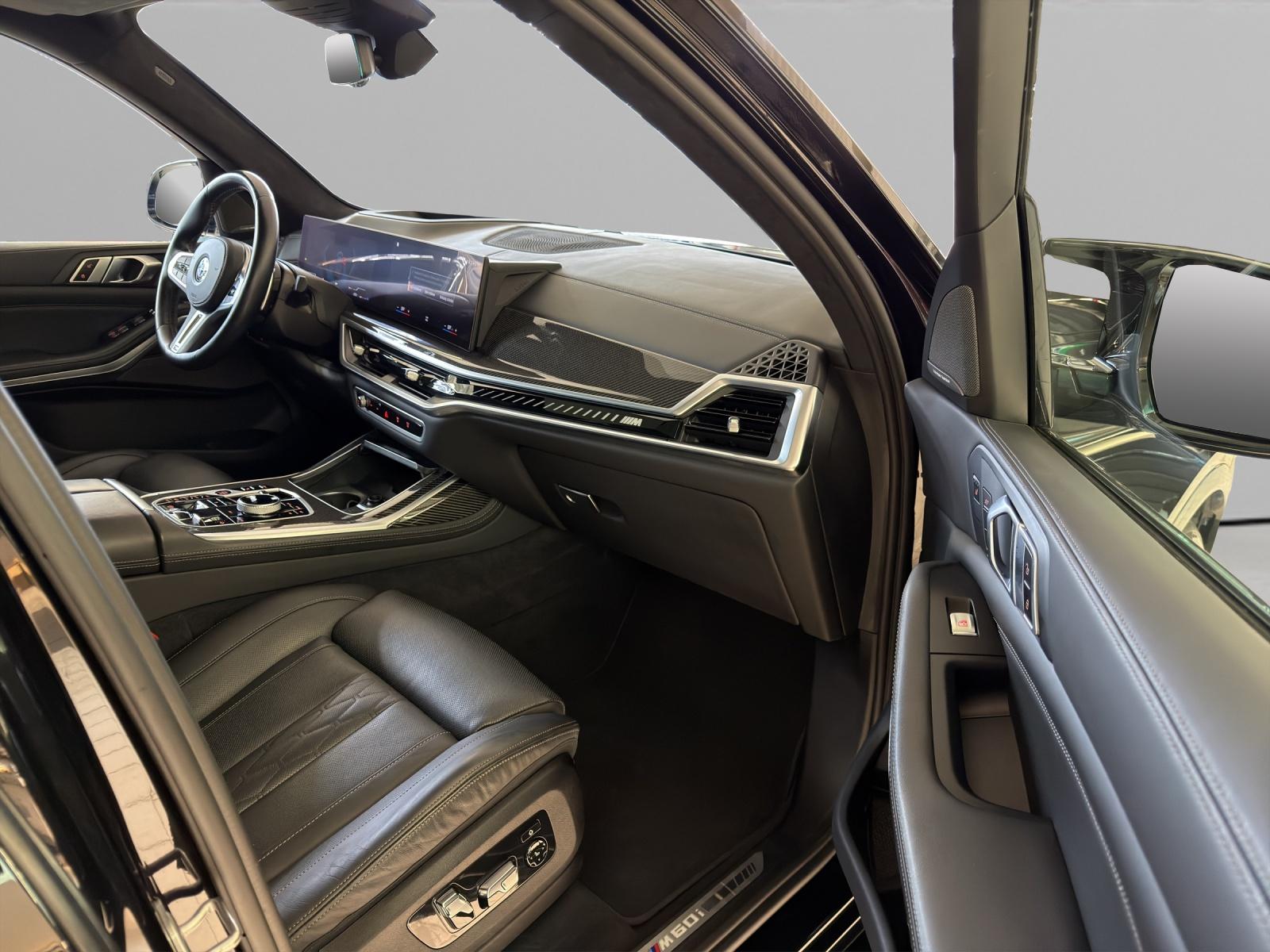 BMW X7 M60i-image-18