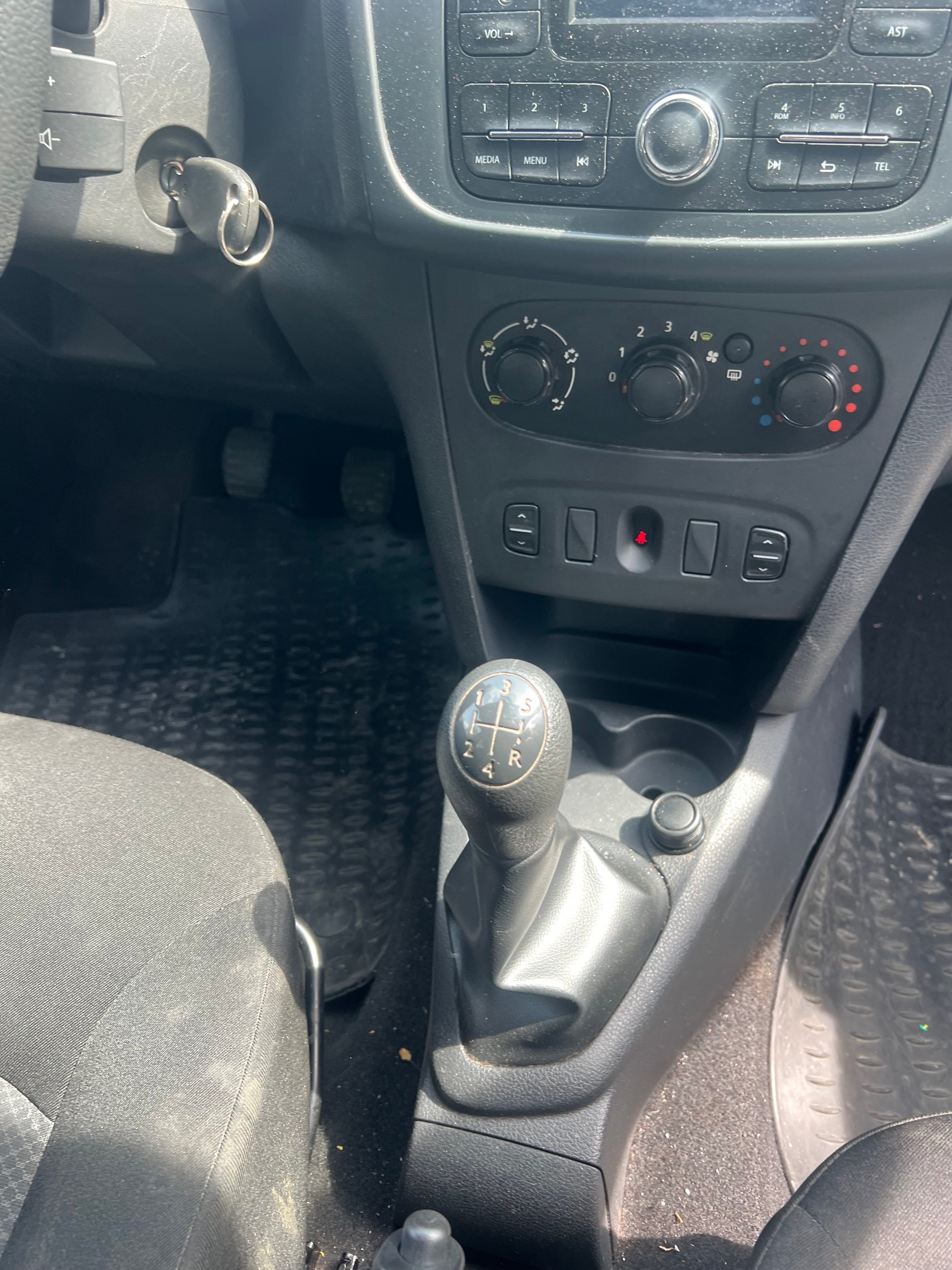 DACIA Logan MCV 1.2 Celebration-image-7