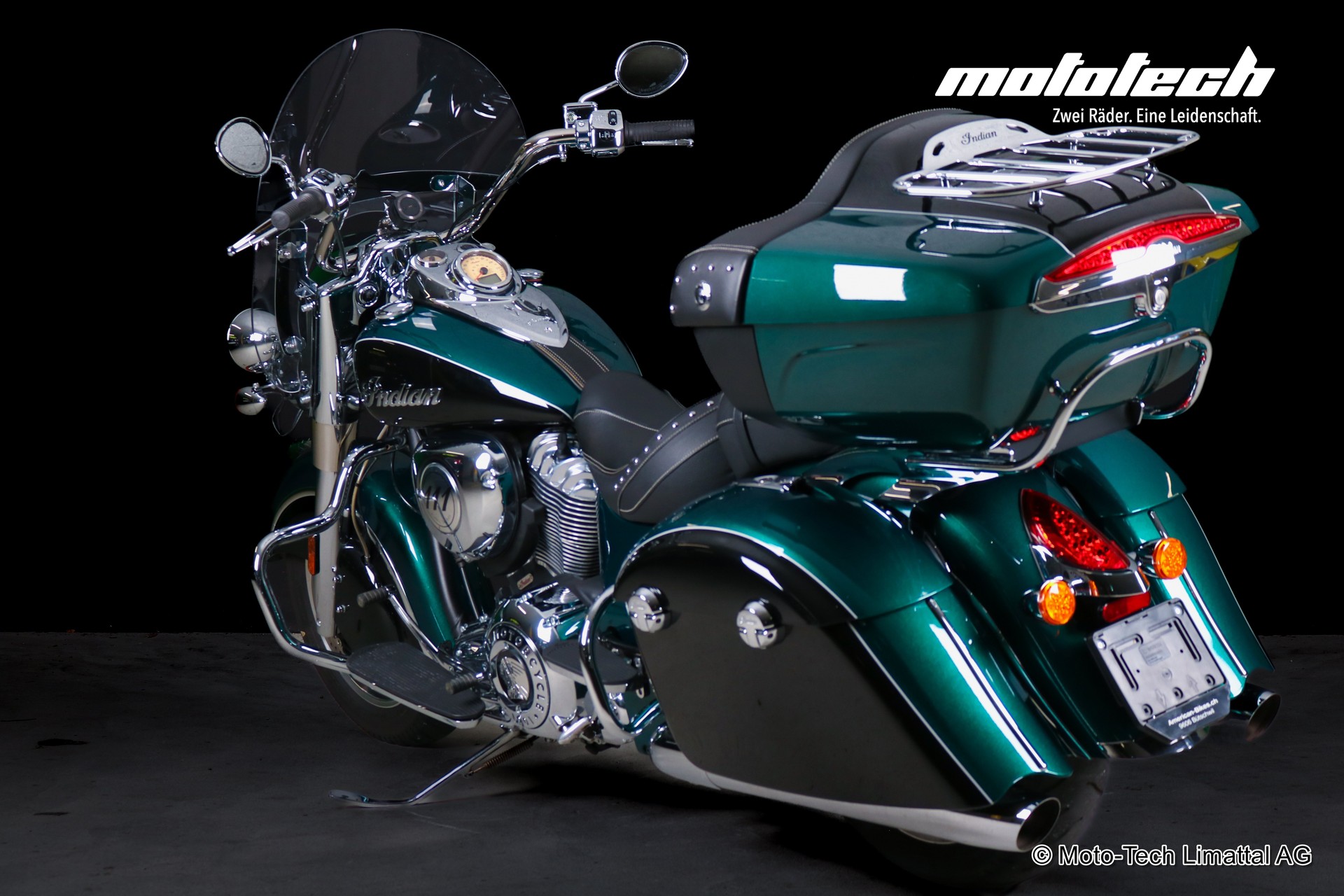 INDIAN Springfield-showroom-element-3