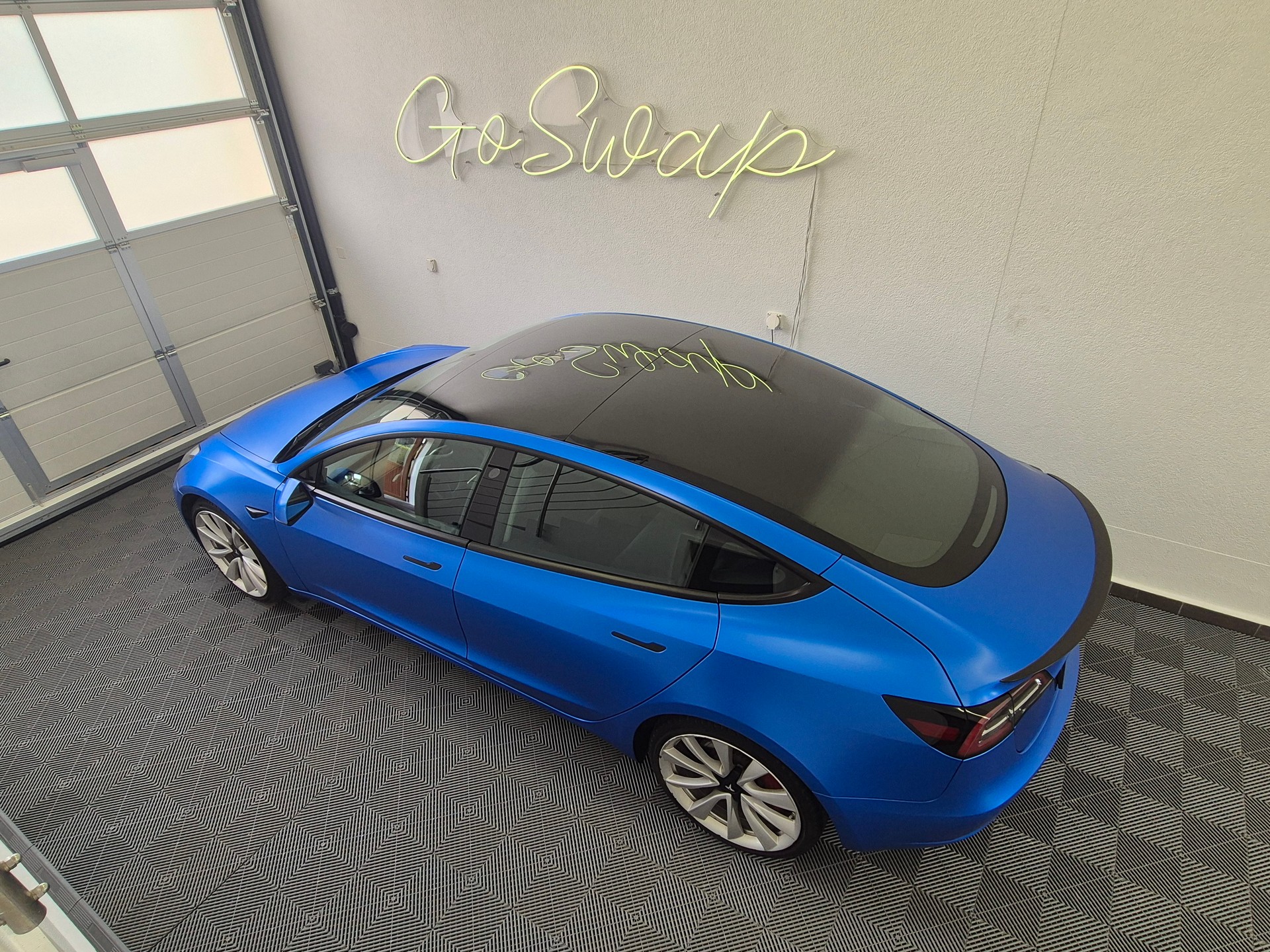 TESLA Model 3 Performance Dual Motor AWD-image-2