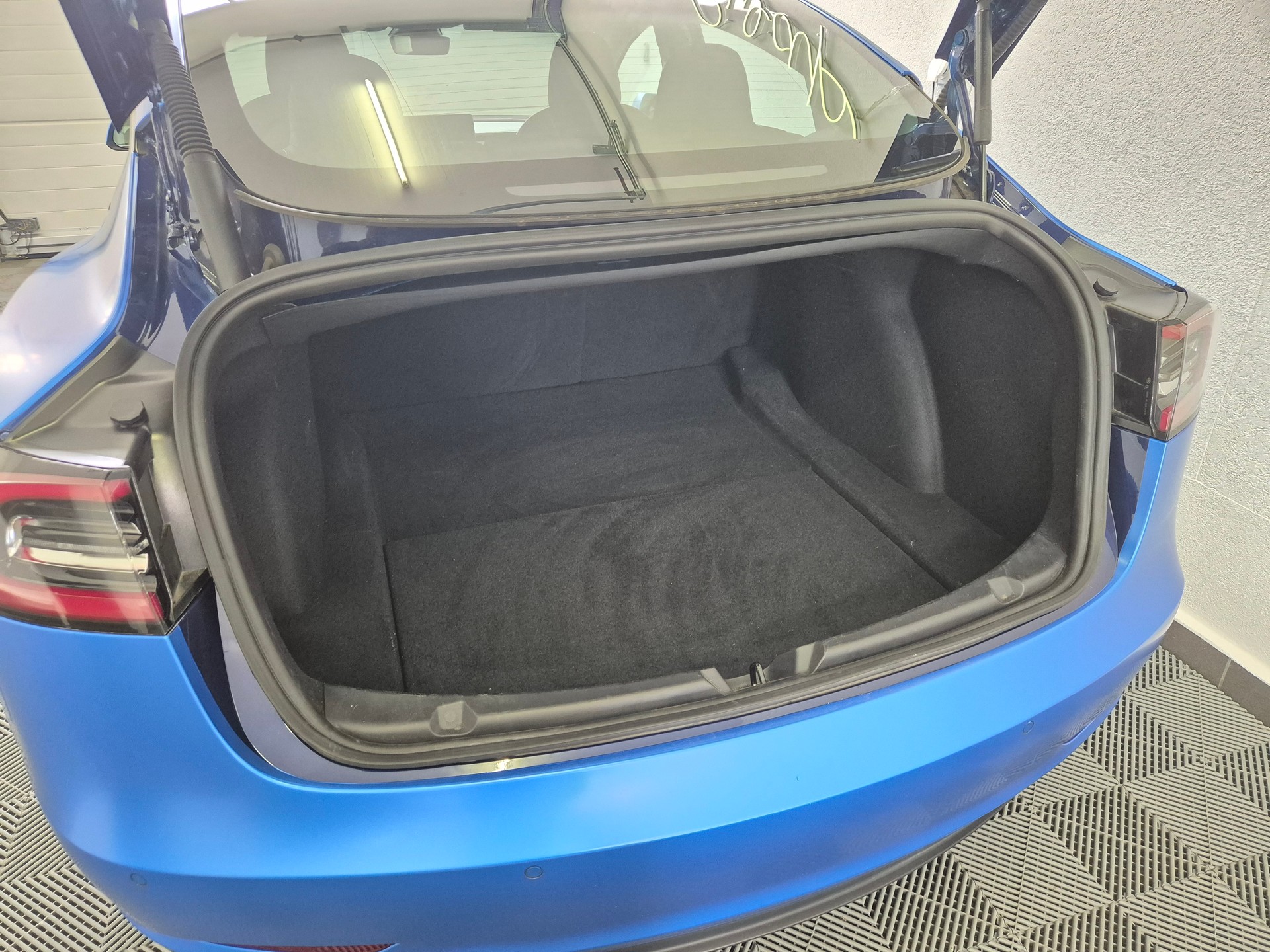 TESLA Model 3 Performance Dual Motor AWD-image-12