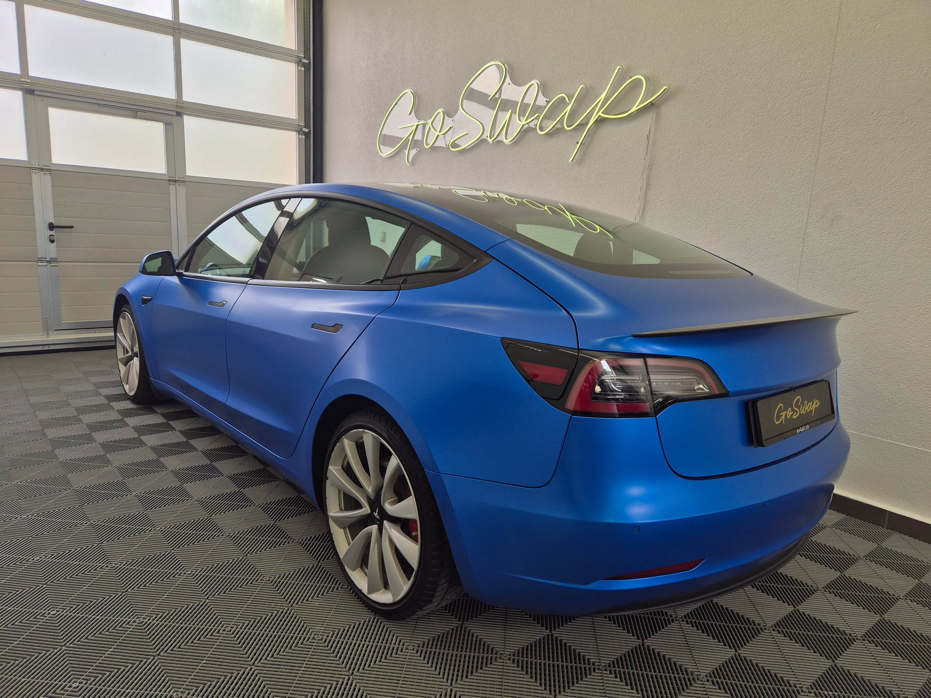 TESLA Model 3 Performance Dual Motor AWD-image-3