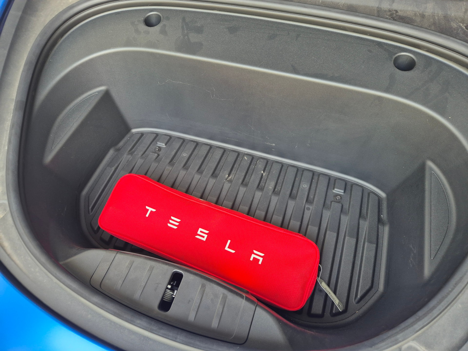 TESLA Model 3 Performance Dual Motor AWD-image-8