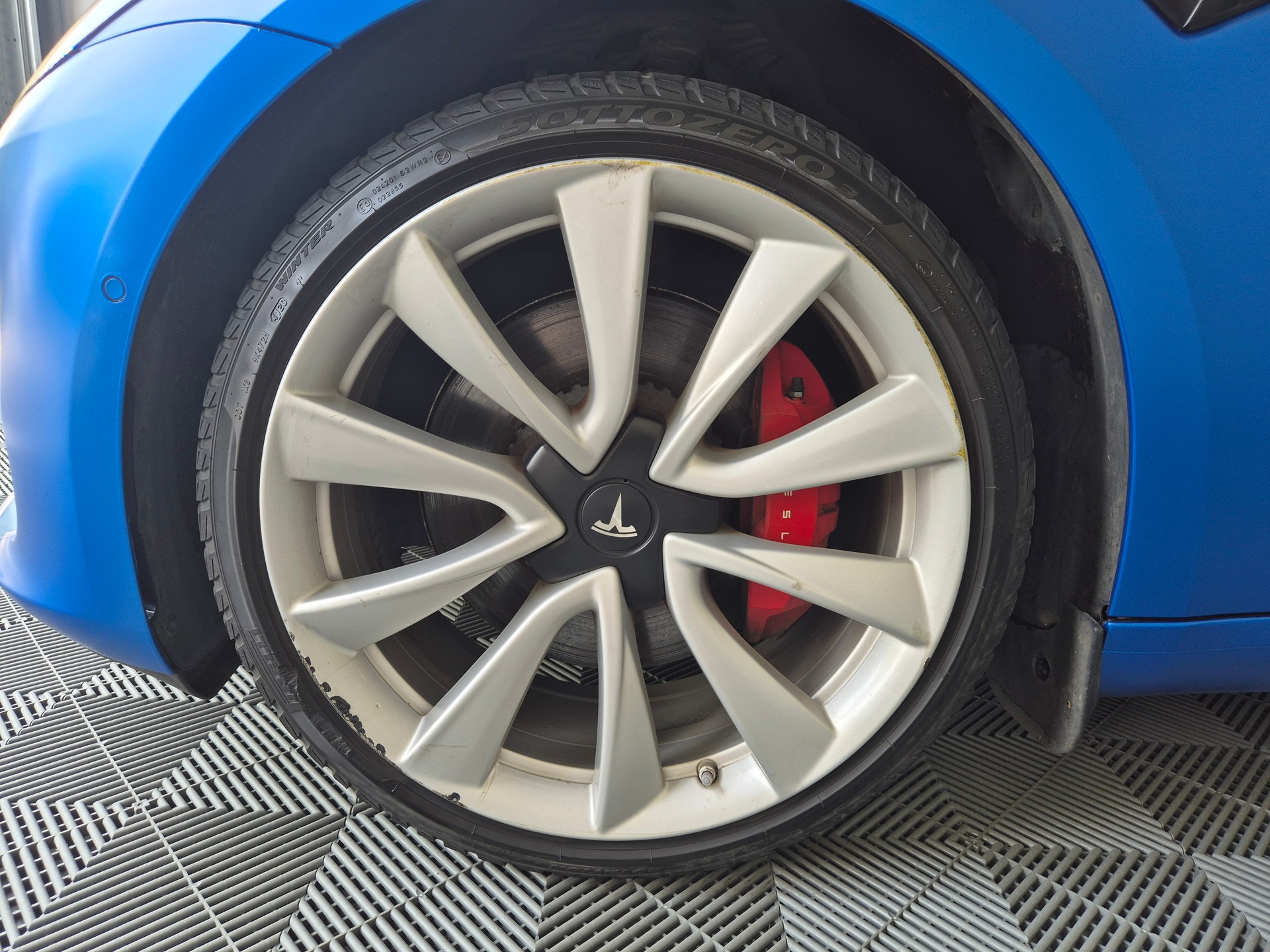 TESLA Model 3 Performance Dual Motor AWD-image-18