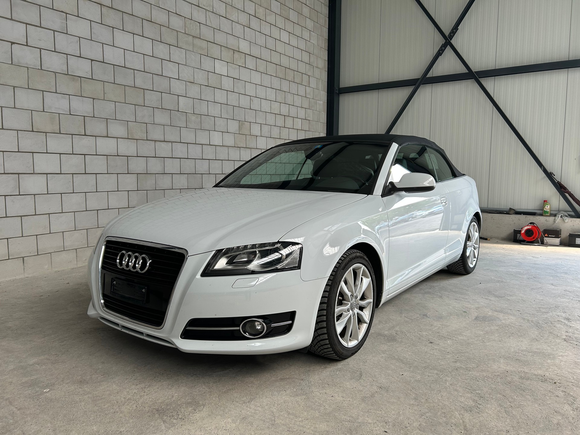 AUDI A3 Cabriolet 1.8 TFSI Ambition-image-1