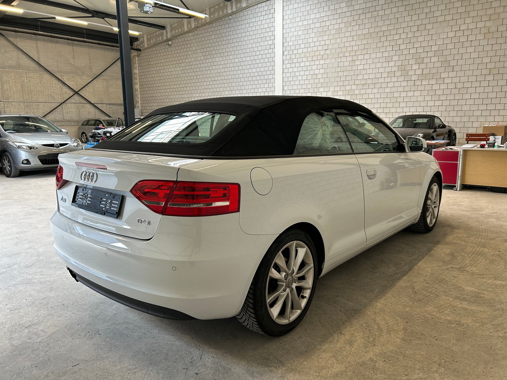 AUDI A3 Cabriolet 1.8 TFSI Ambition-image-3