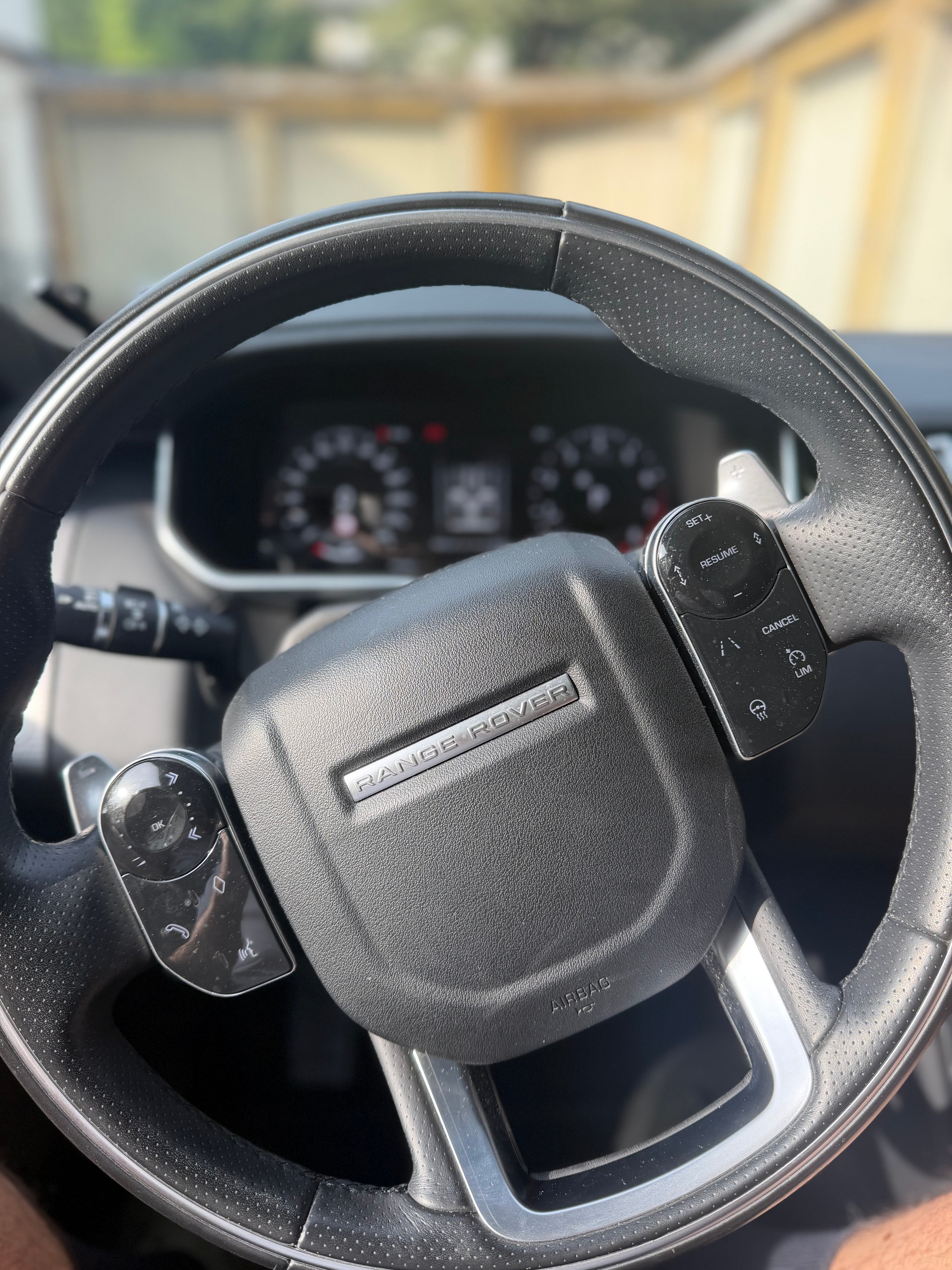 LAND ROVER 3.0 V6 SC HSE-image-4