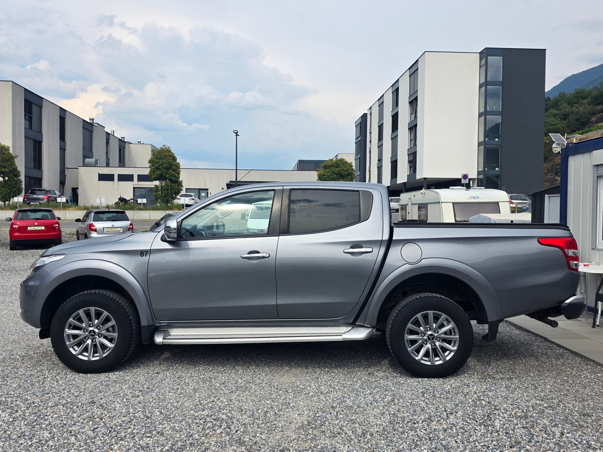 MITSUBISHI L 200 2.4 Diamond Double Cab A-image-1