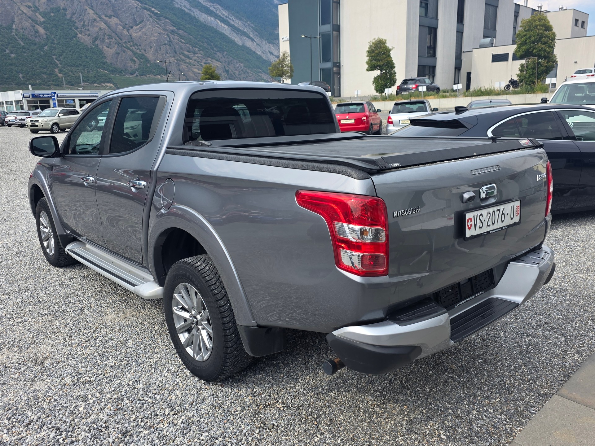 MITSUBISHI L 200 2.4 Diamond Double Cab A-image-2