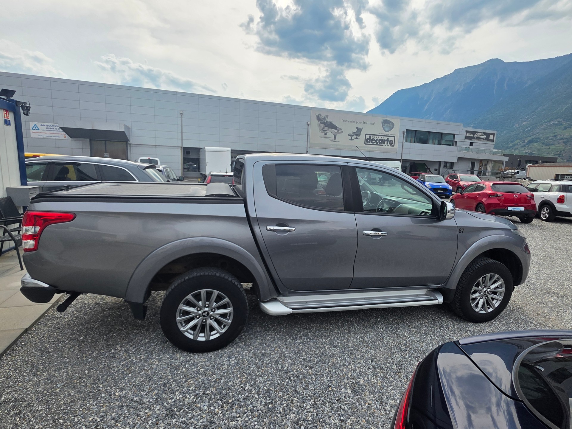 MITSUBISHI L 200 2.4 Diamond Double Cab A-image-4
