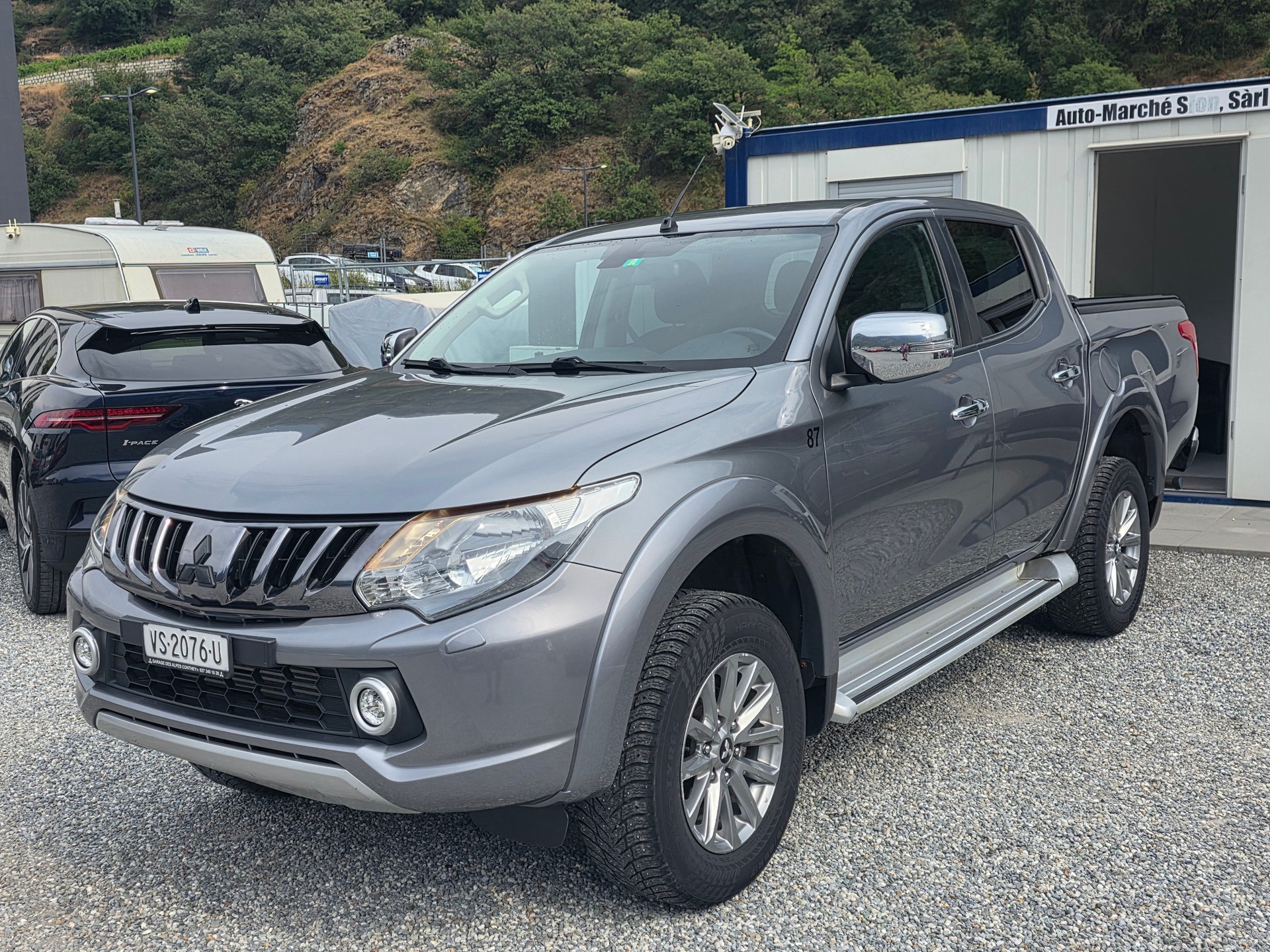 MITSUBISHI L 200 2.4 Diamond Double Cab A-image-0