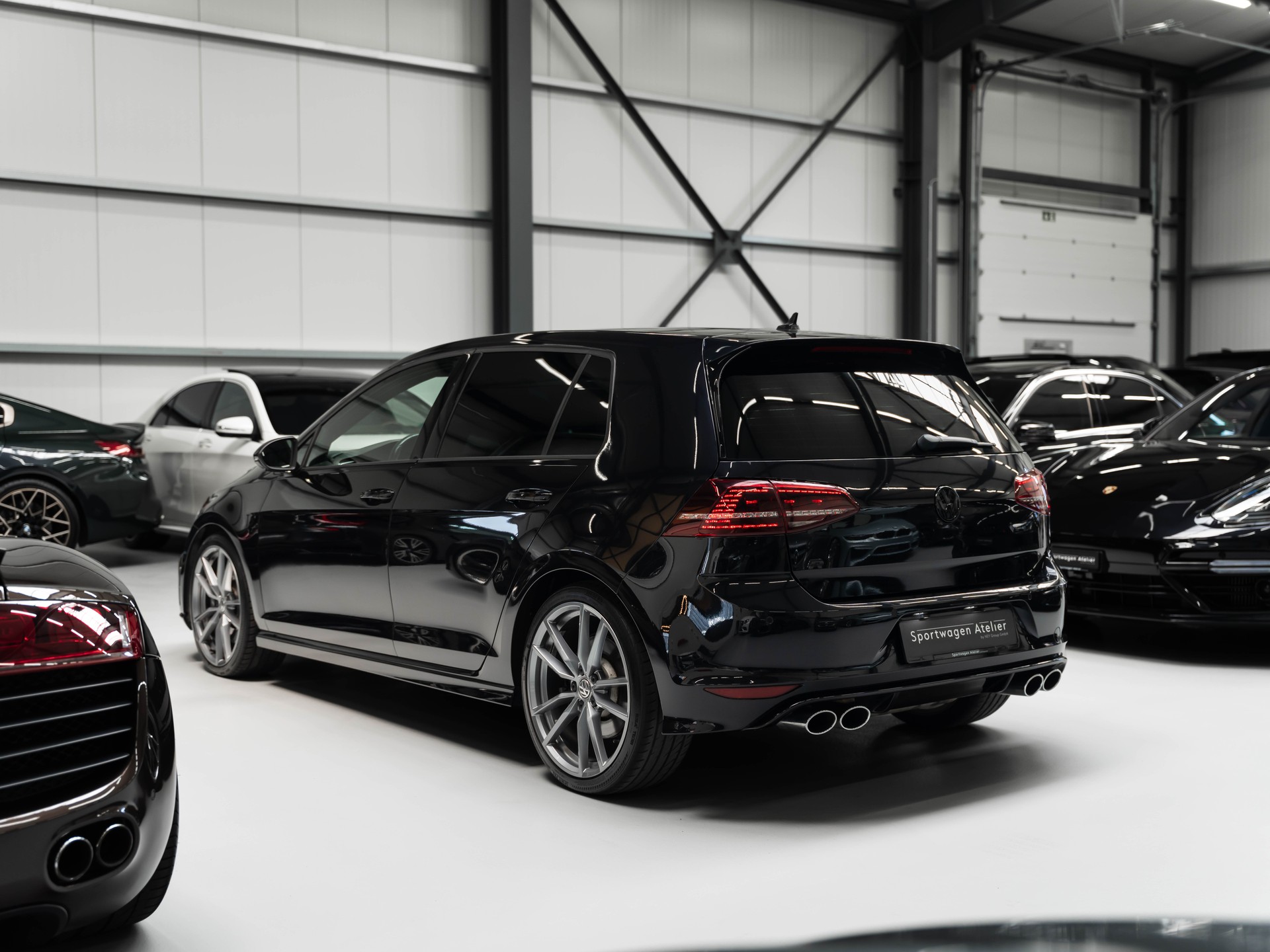 VW Golf 2.0 TSI R 4Motion DSG-image-1