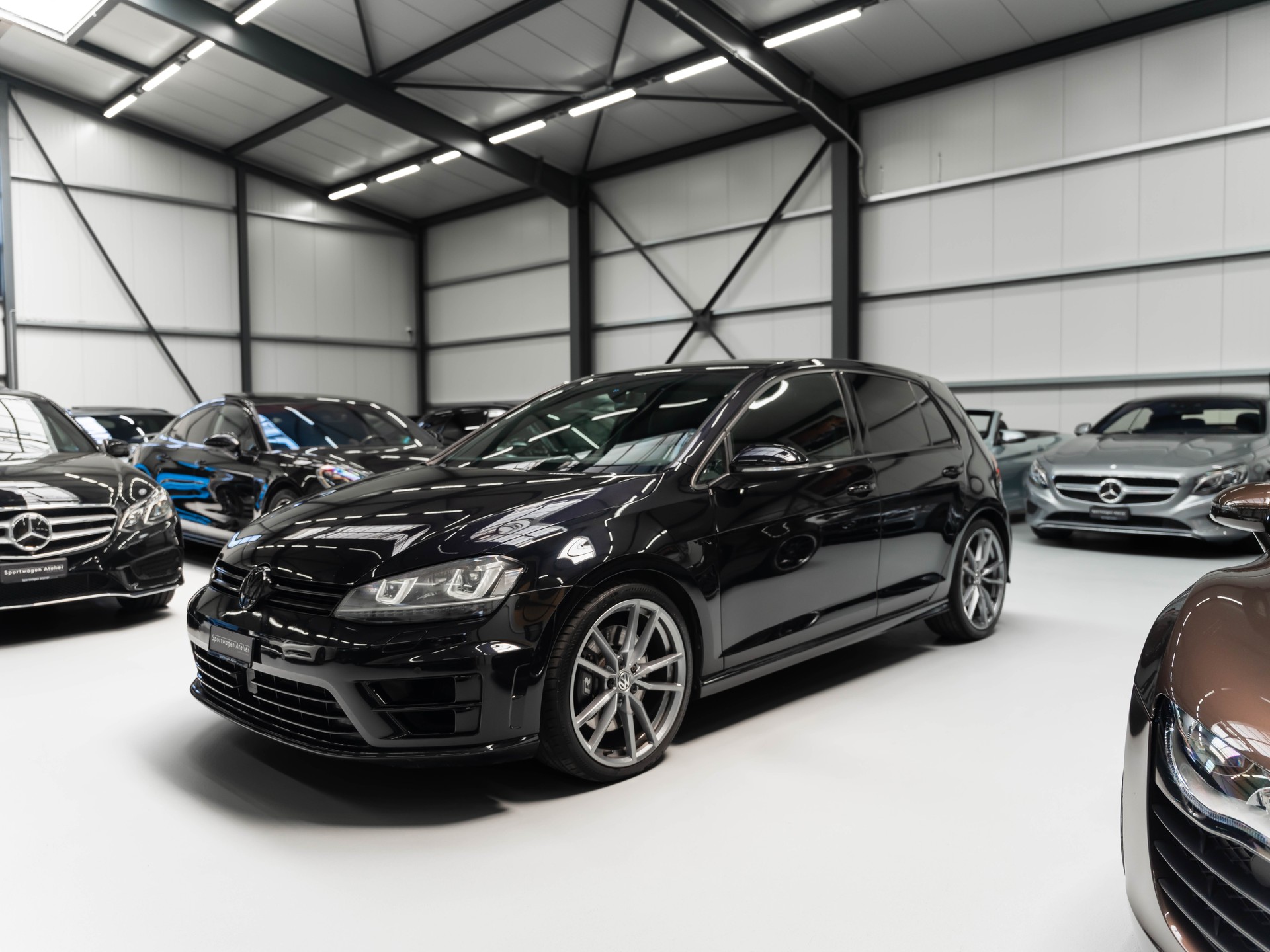 VW Golf 2.0 TSI R 4Motion DSG-image-0