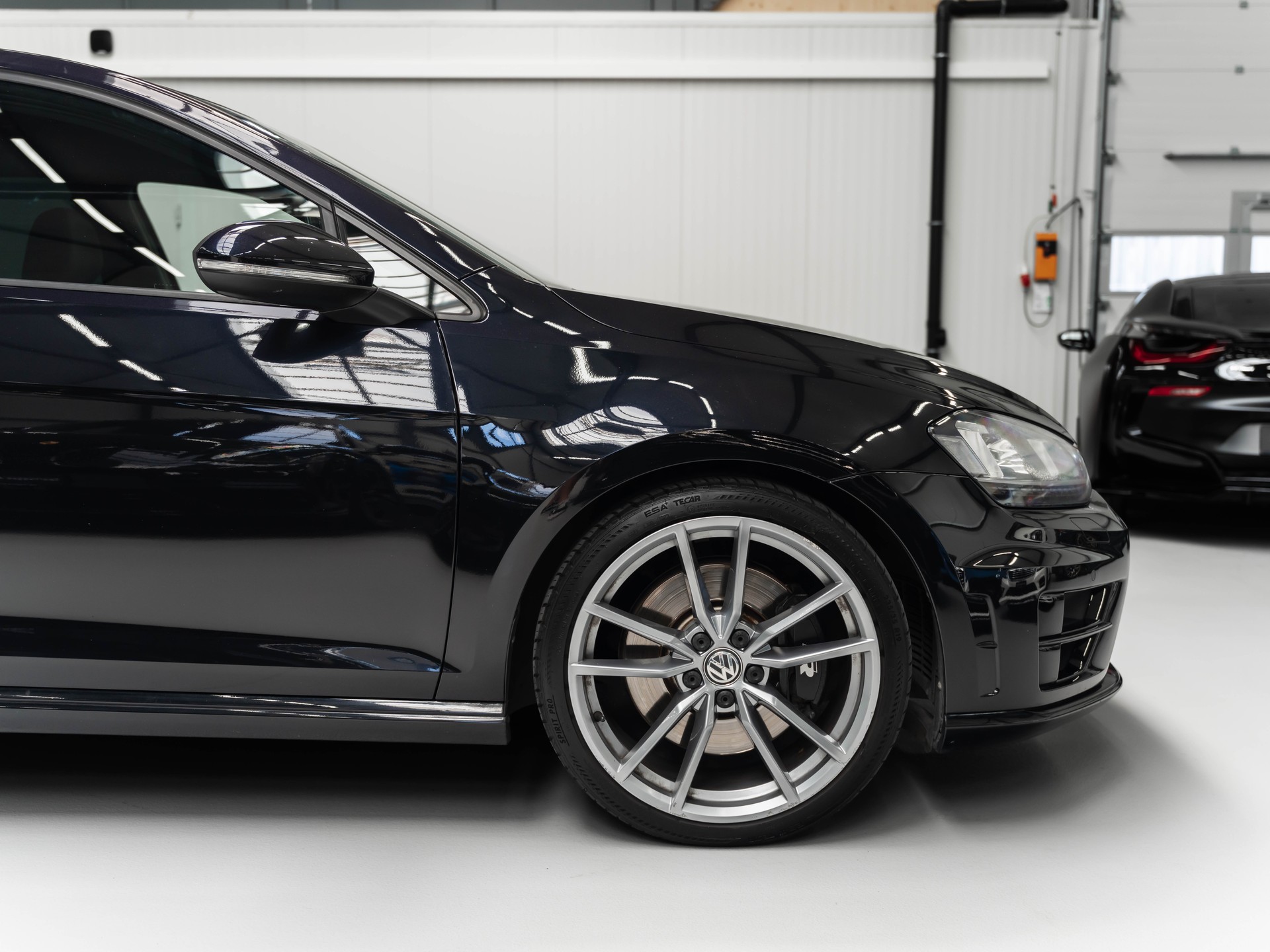 VW Golf 2.0 TSI R 4Motion DSG-image-16