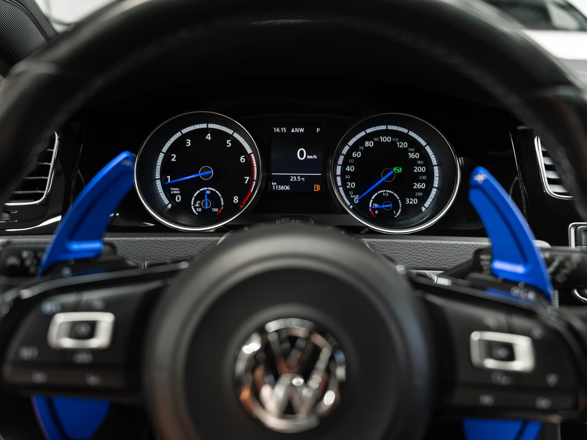 VW Golf 2.0 TSI R 4Motion DSG-image-22