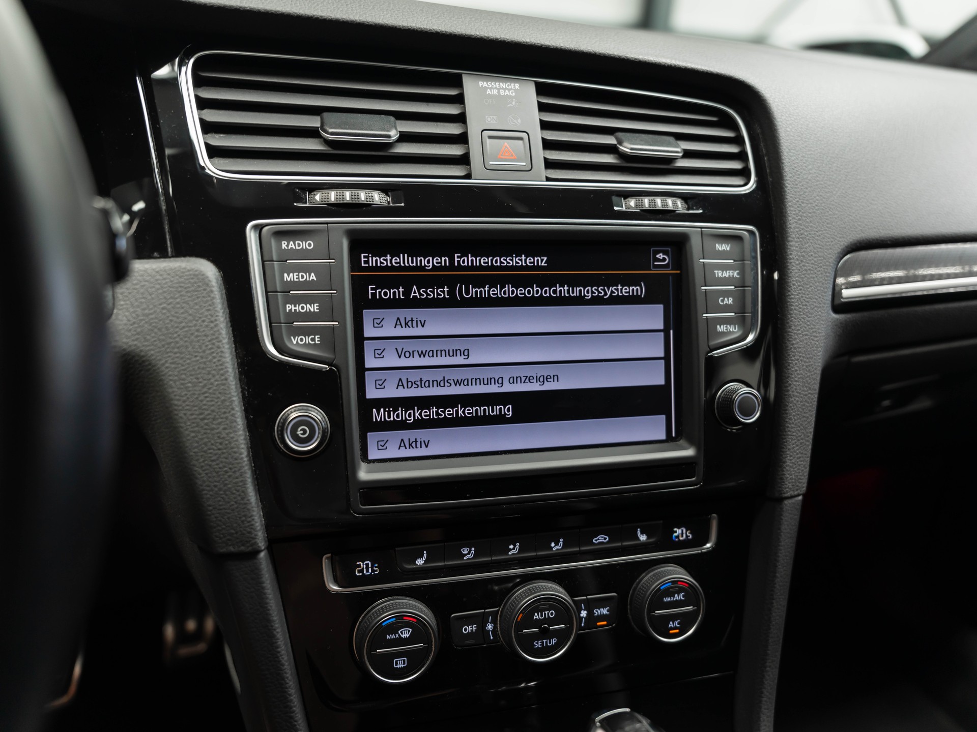 VW Golf 2.0 TSI R 4Motion DSG-image-27