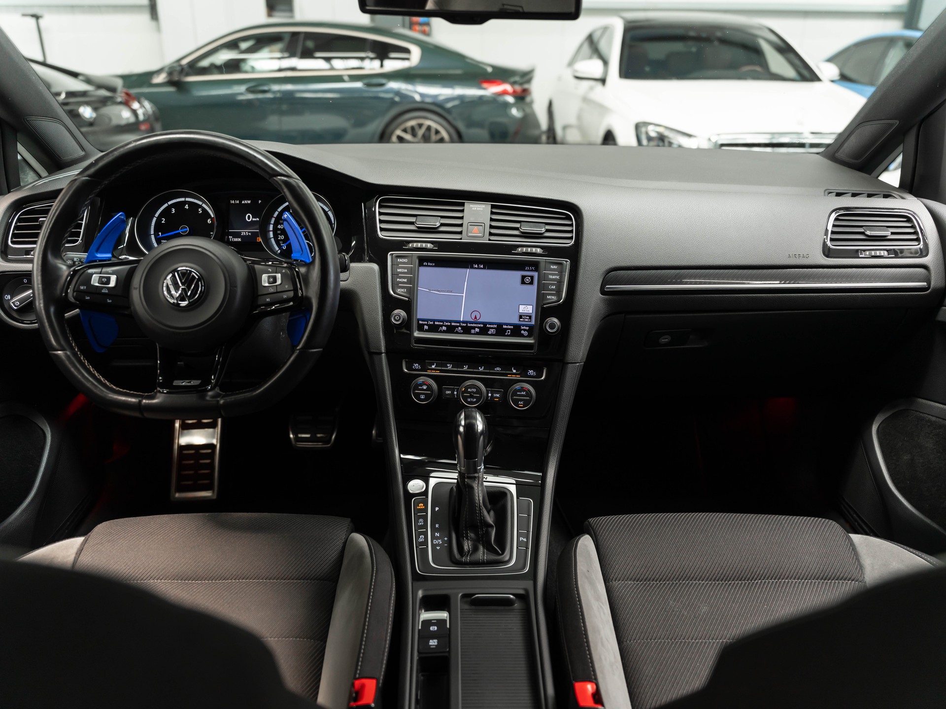 VW Golf 2.0 TSI R 4Motion DSG-image-11