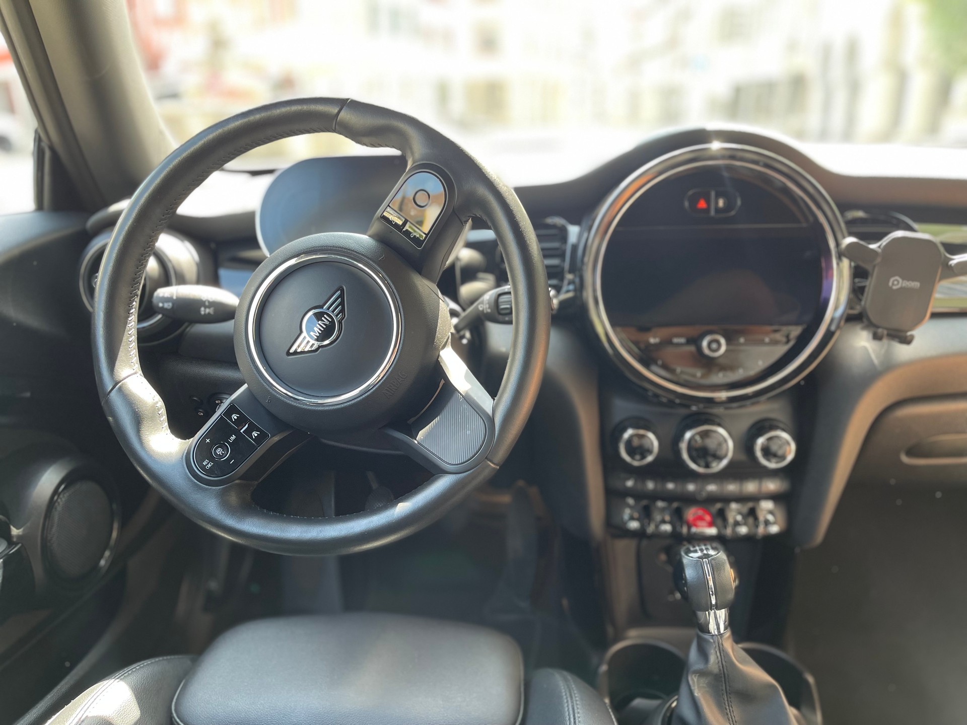 MINI 1.5i Cooper-image-2