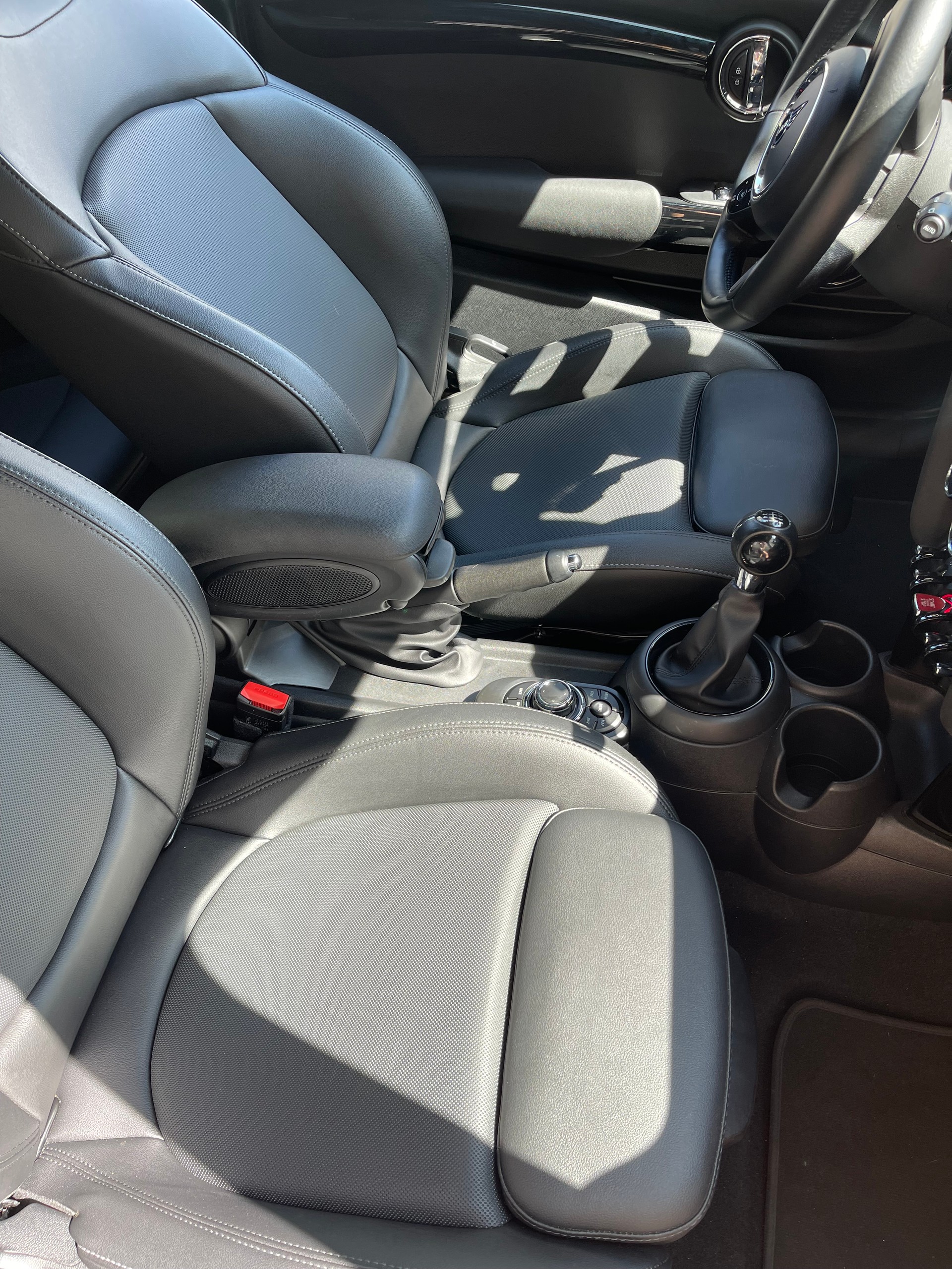 MINI 1.5i Cooper-image-3