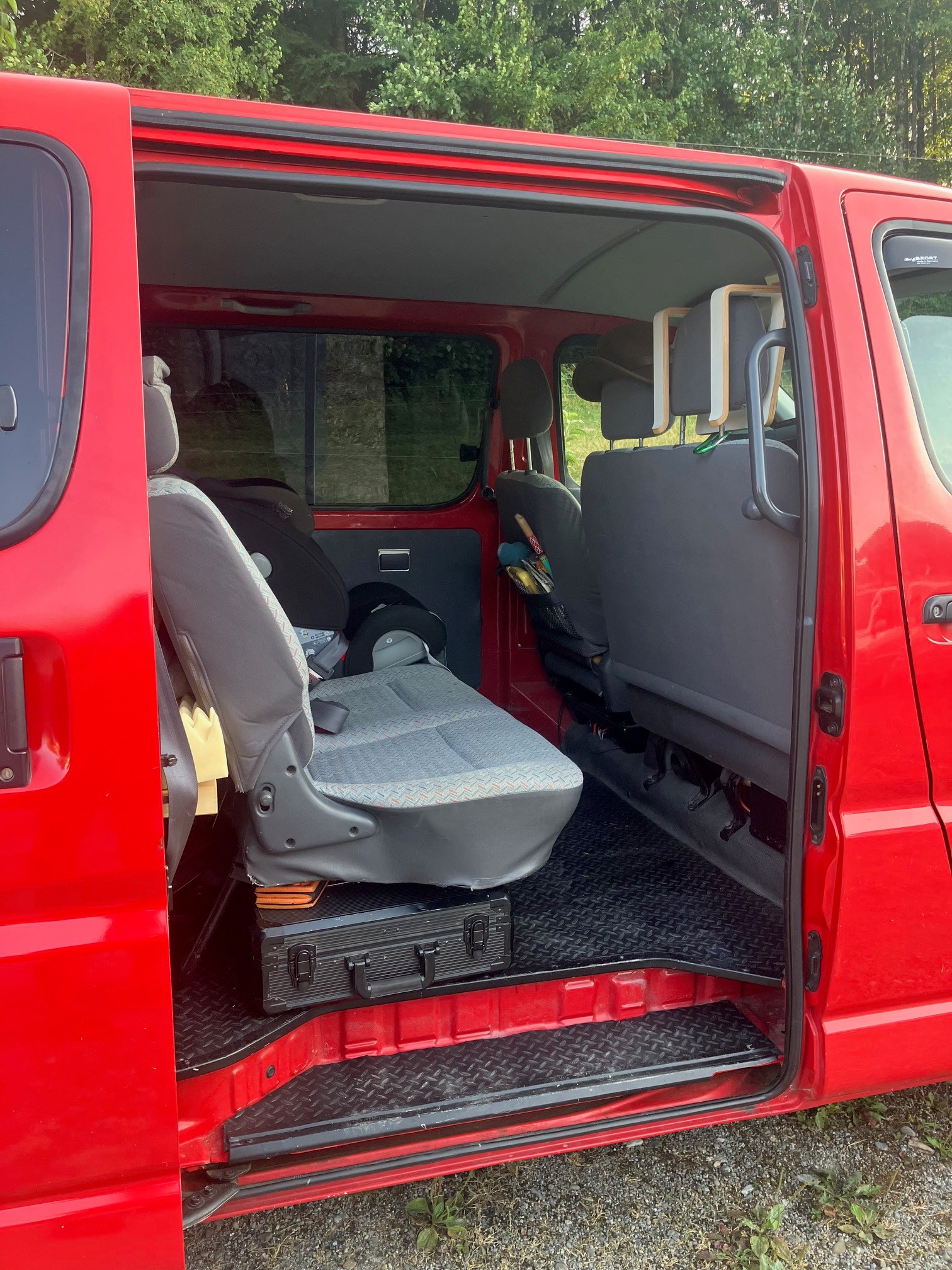TOYOTA HI-ACE-image-3