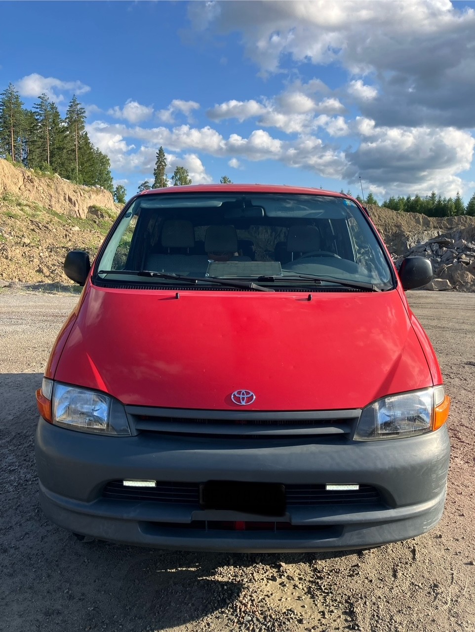 TOYOTA HI-ACE-image-2