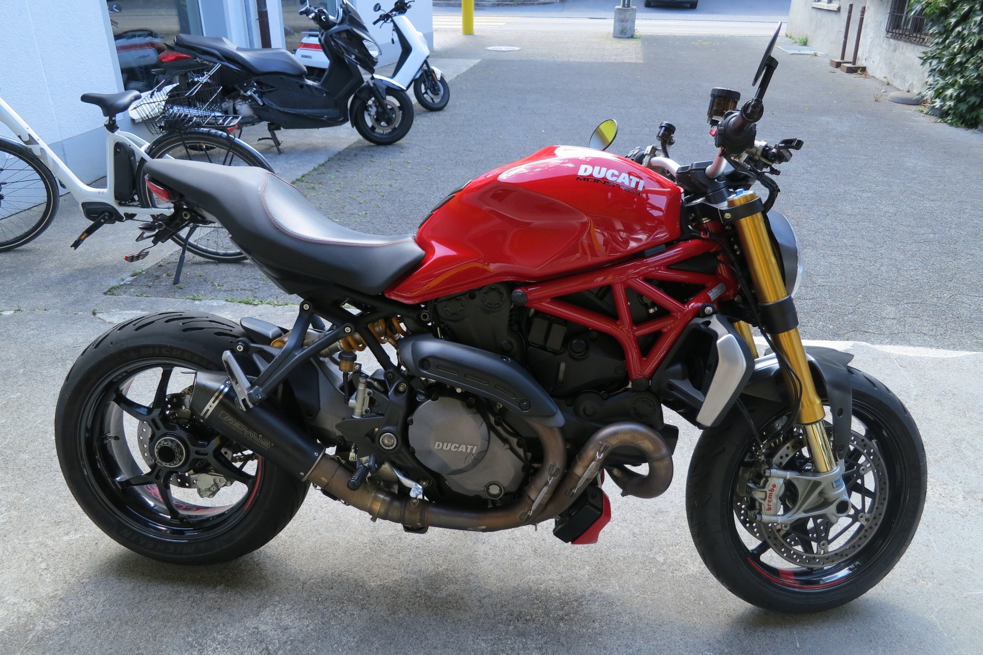 DUCATI Monster 1200 S-image-2