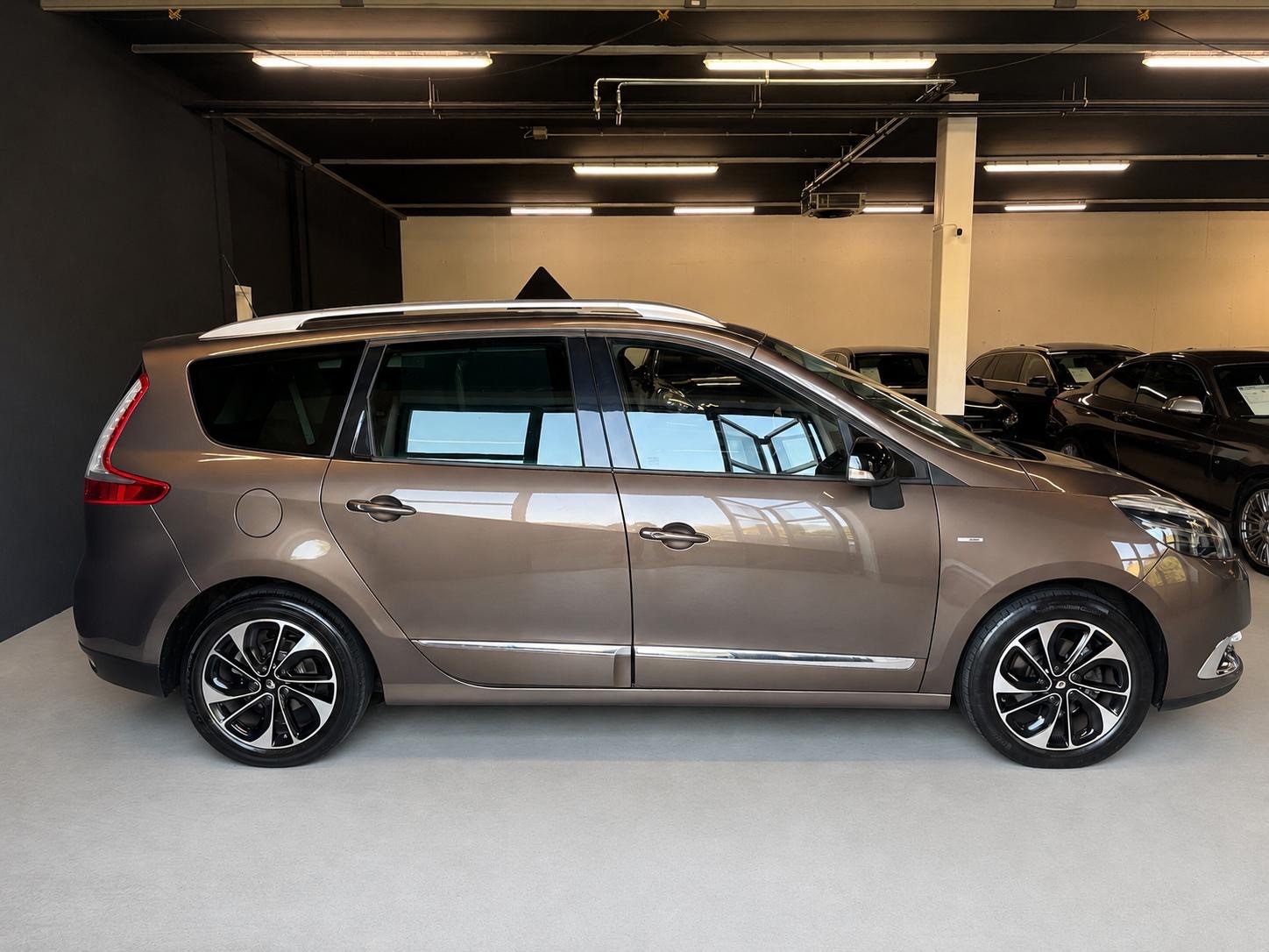 RENAULT Grand Scénic 1.5 dCi 7 Plätze, Anhängerkupplung-image-6