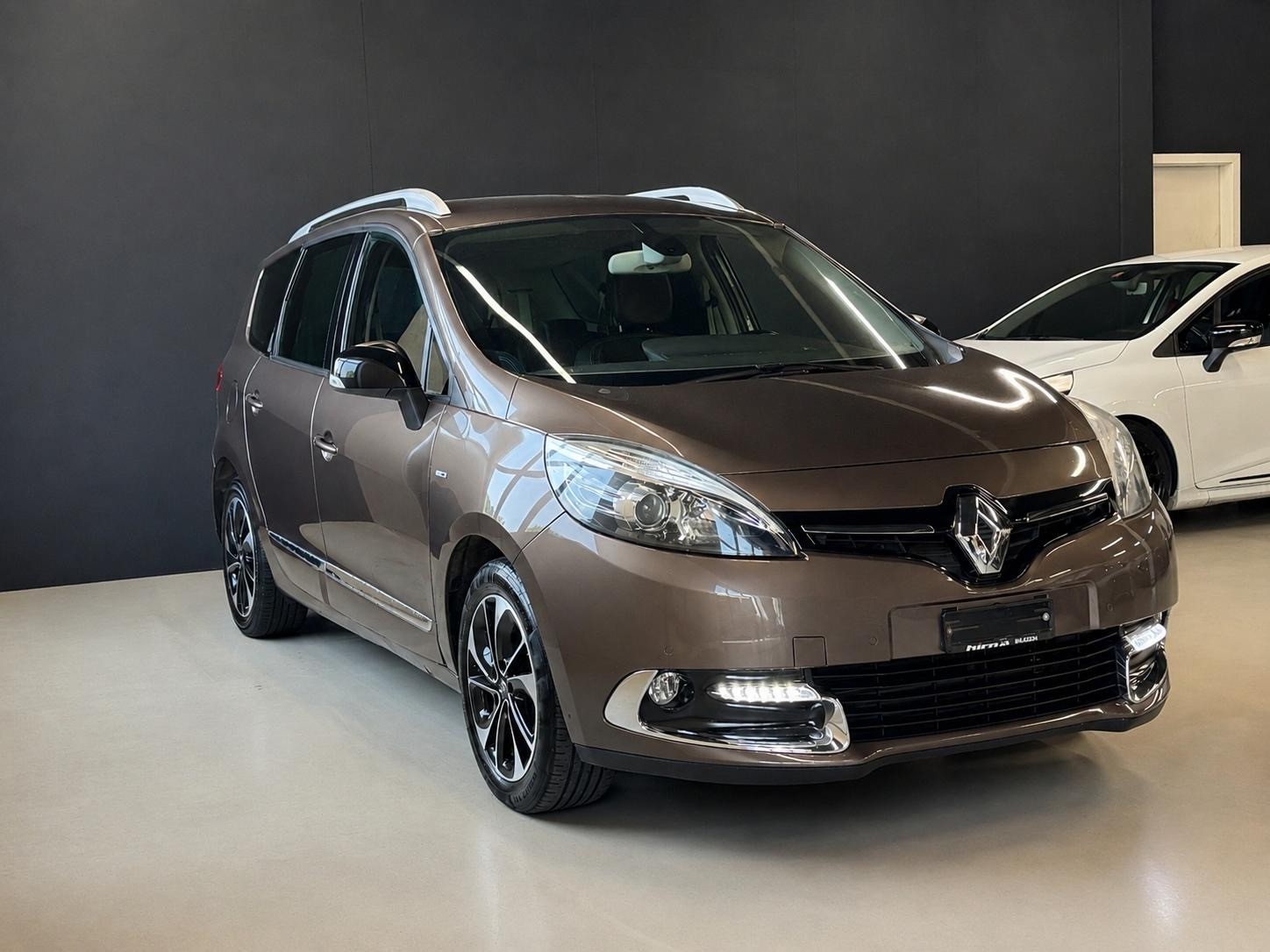 RENAULT Grand Scénic 1.5 dCi 7 Plätze, Anhängerkupplung-image-0