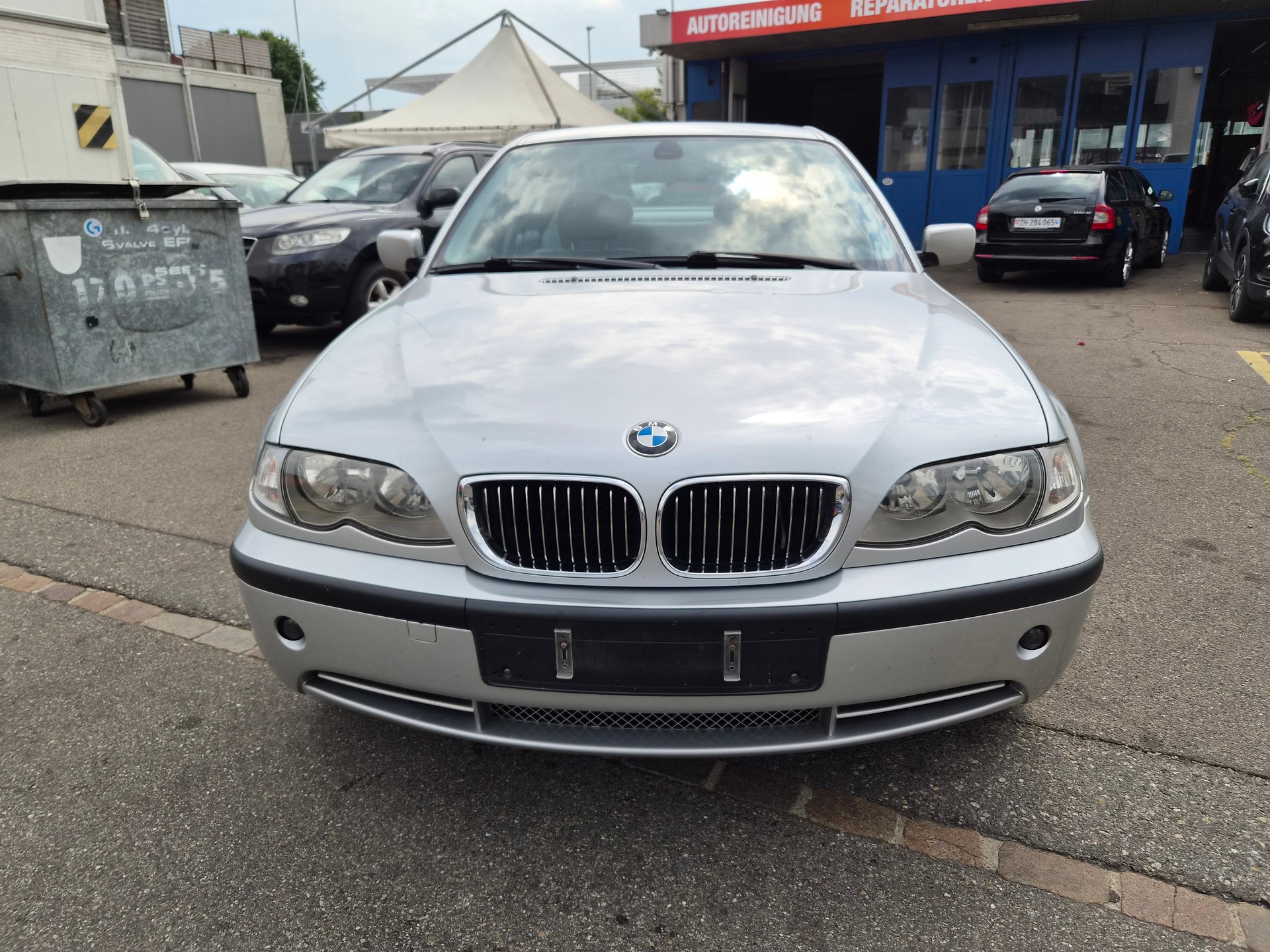 BMW 330xi-image-1