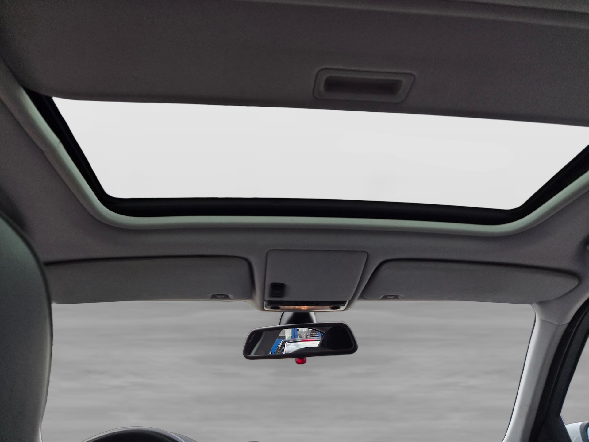 BMW 330xi-image-11