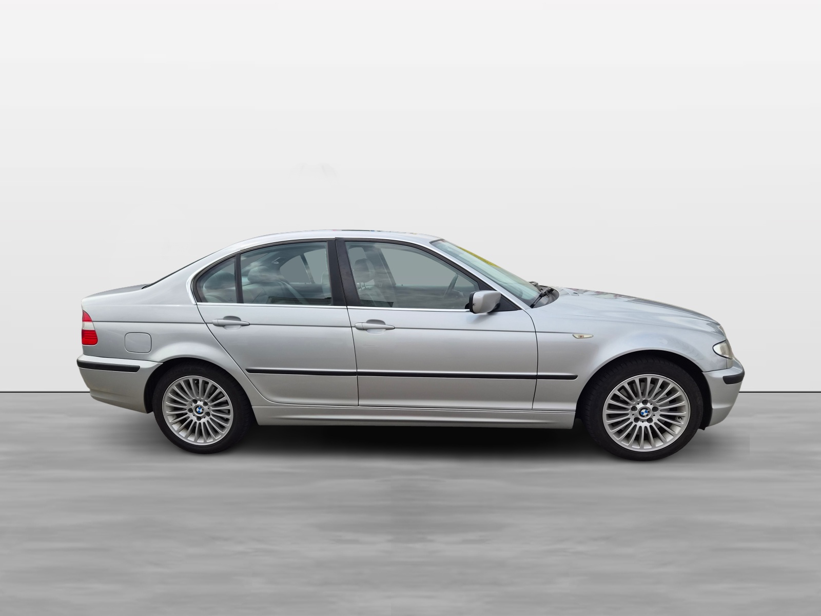 BMW 330xi-image-7
