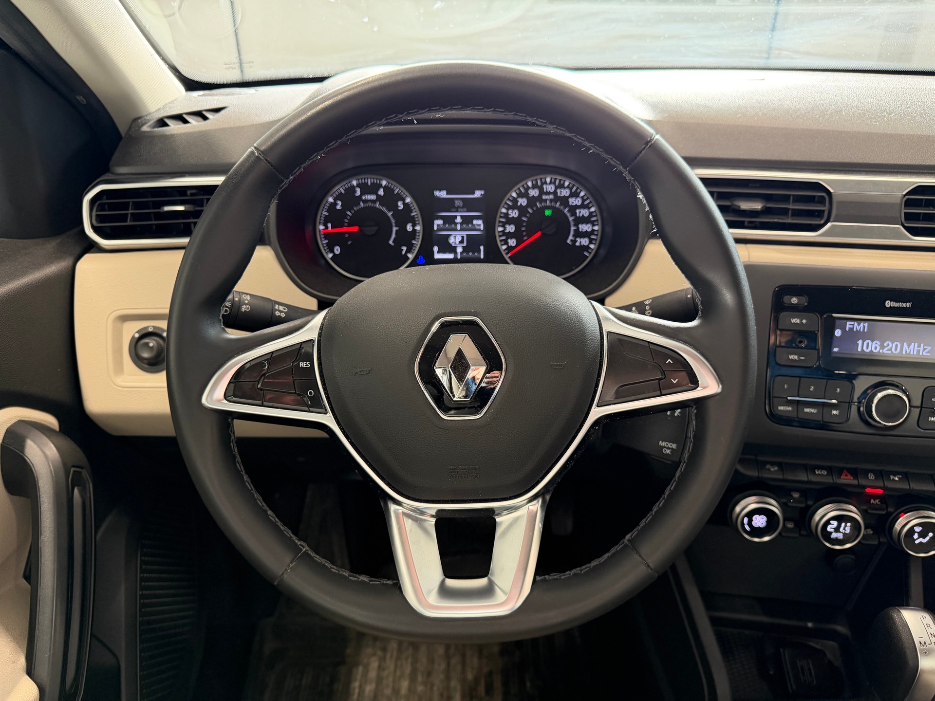 RENAULT Duster 4x4 Automatik-image-9