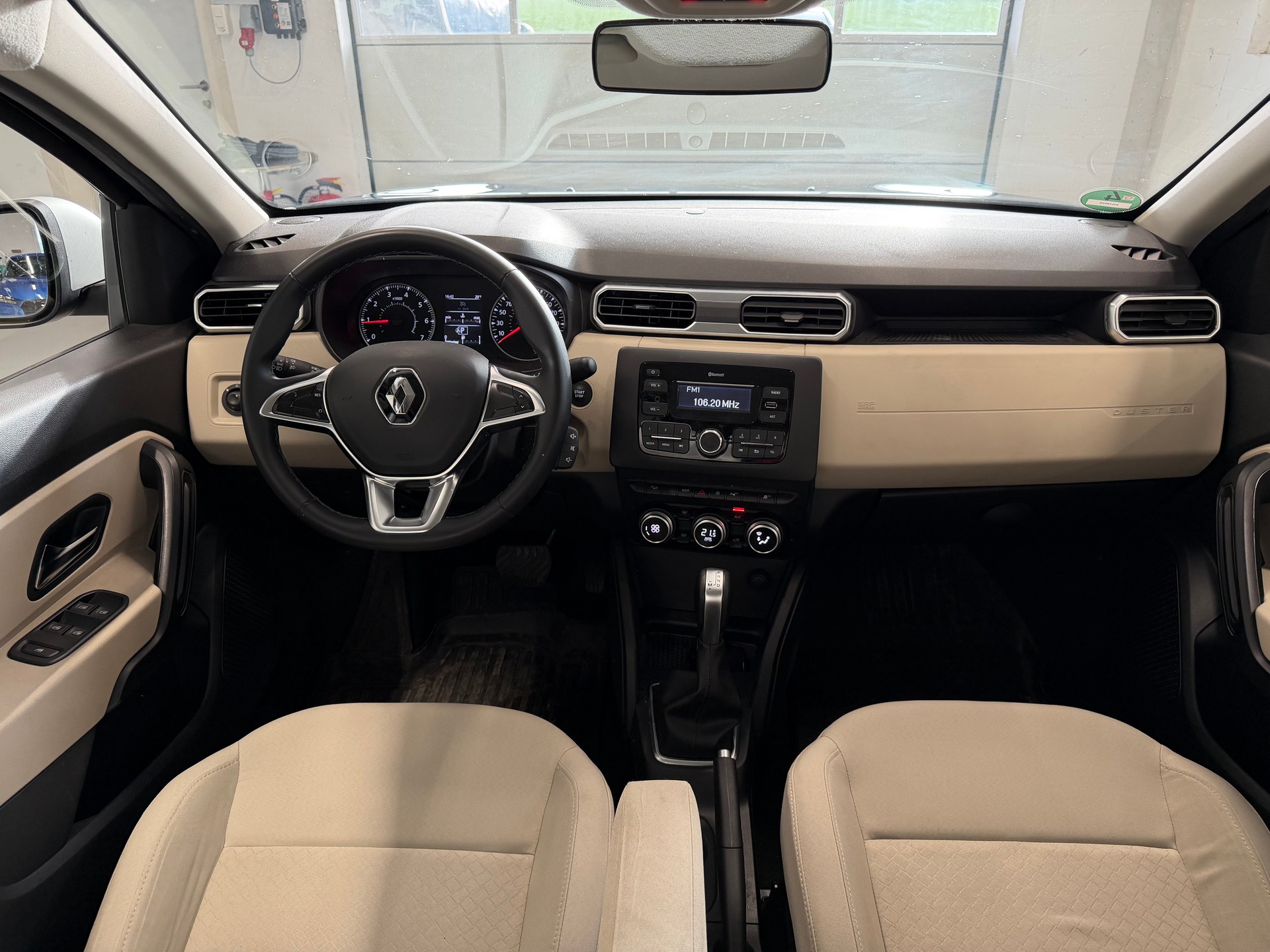 RENAULT Duster 4x4 Automatik-image-7