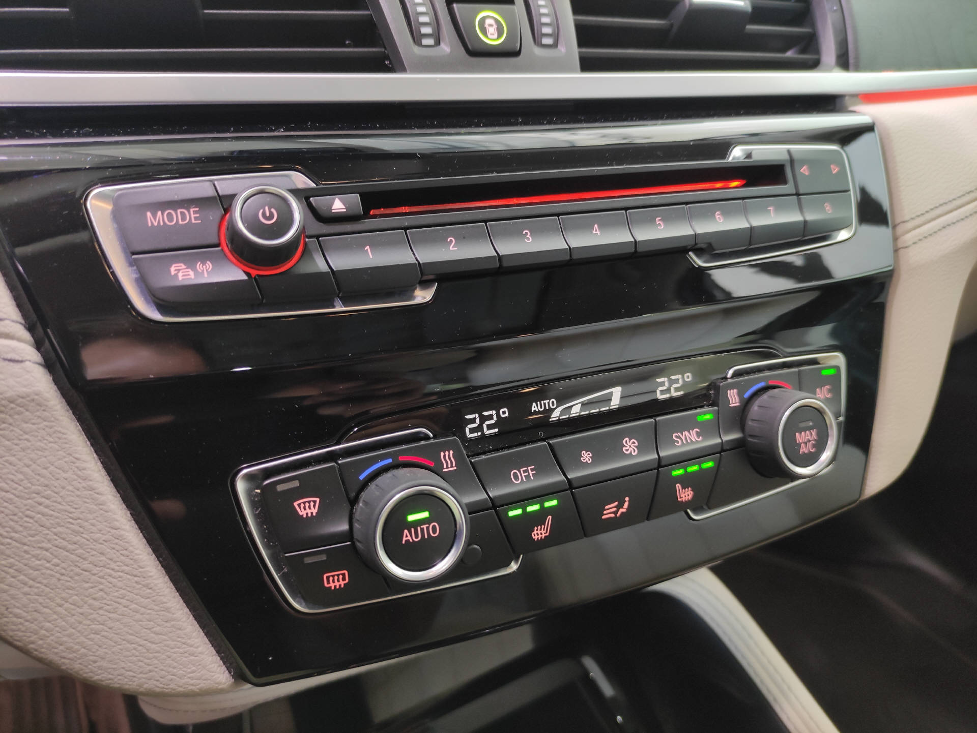BMW X1 20i xDrive Sportline-image-9