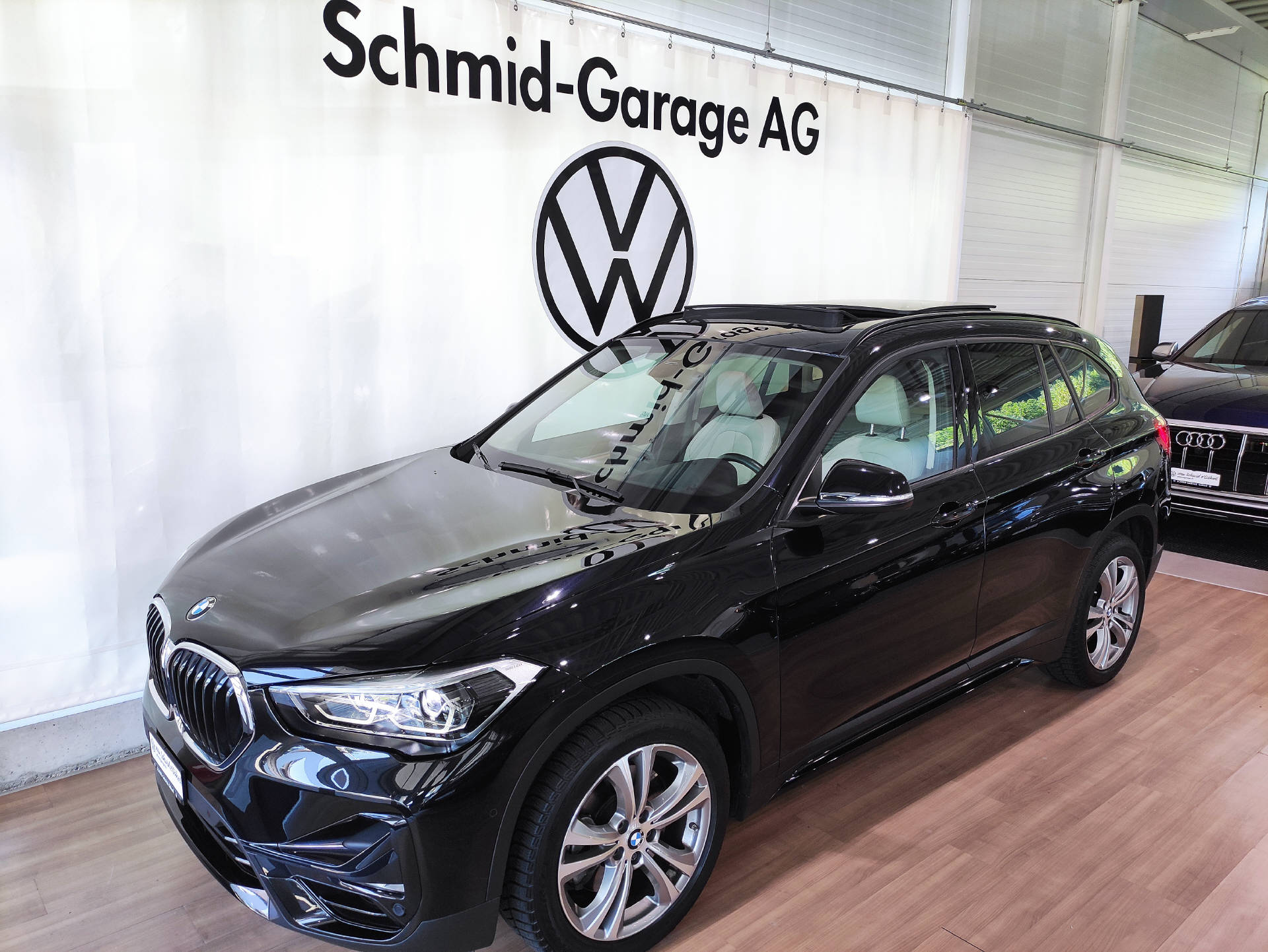 BMW X1 20i xDrive Sportline-image-0