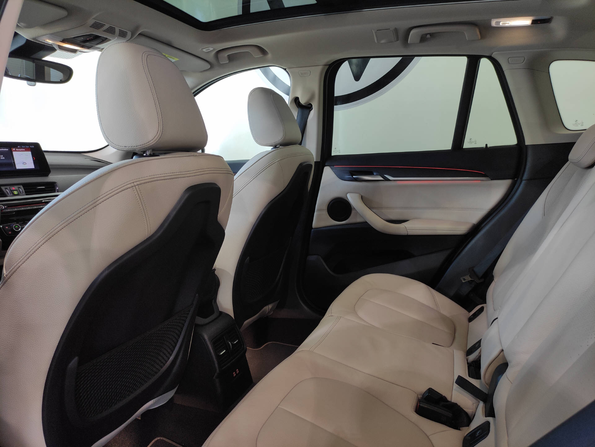 BMW X1 20i xDrive Sportline-image-11