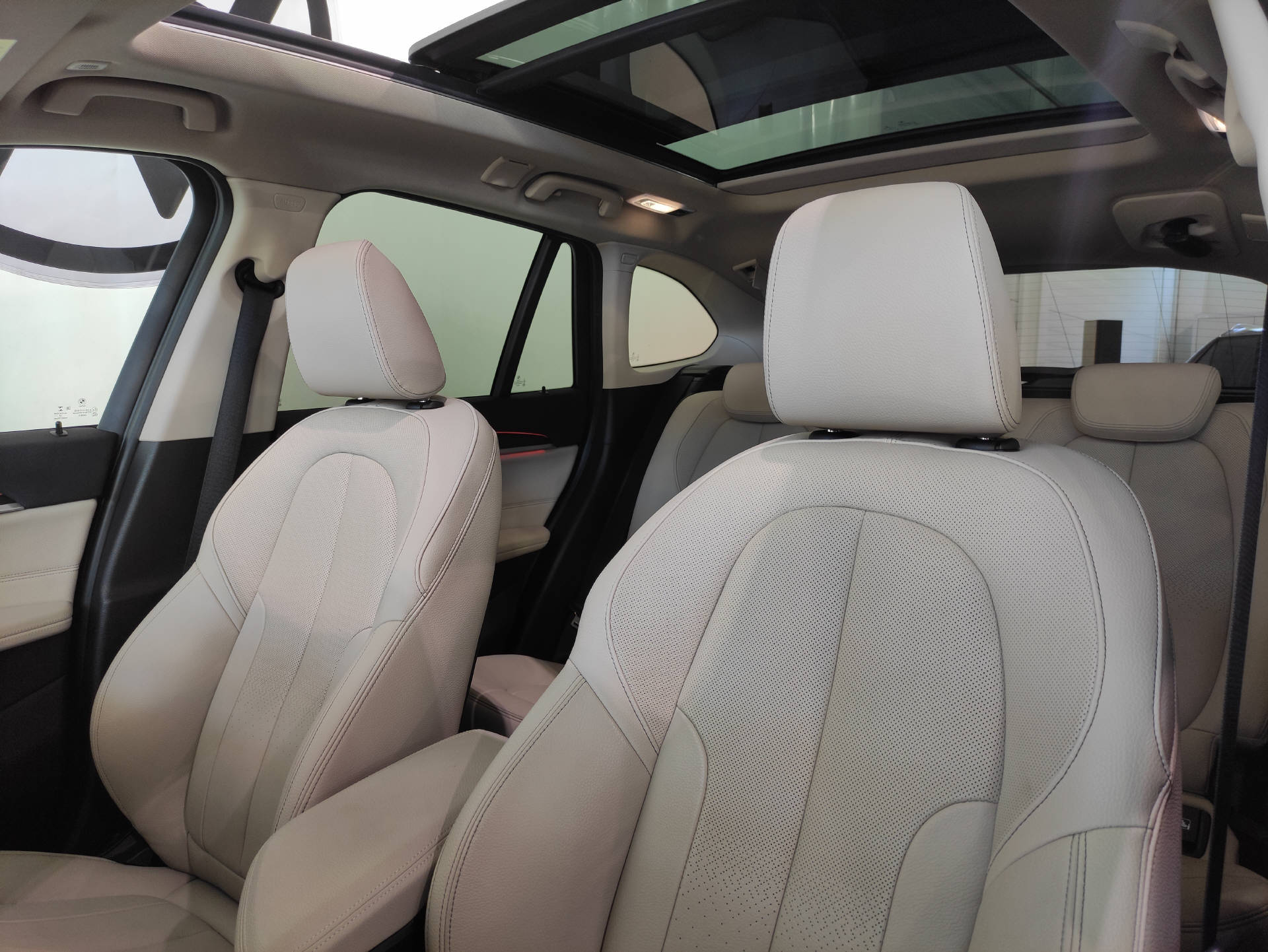 BMW X1 20i xDrive Sportline-image-4