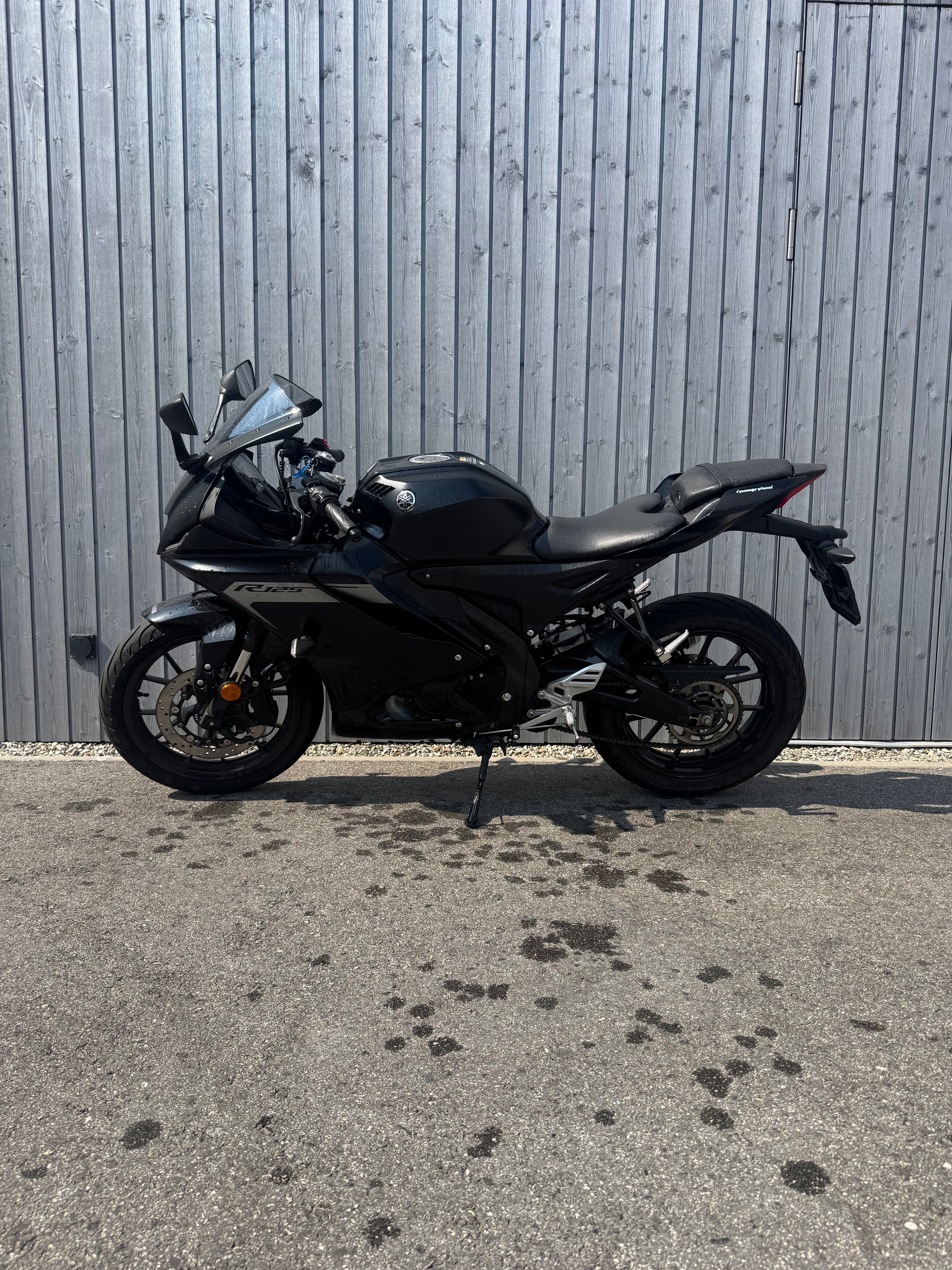 YAMAHA YZF-R 125 ABS-showroom-element-3